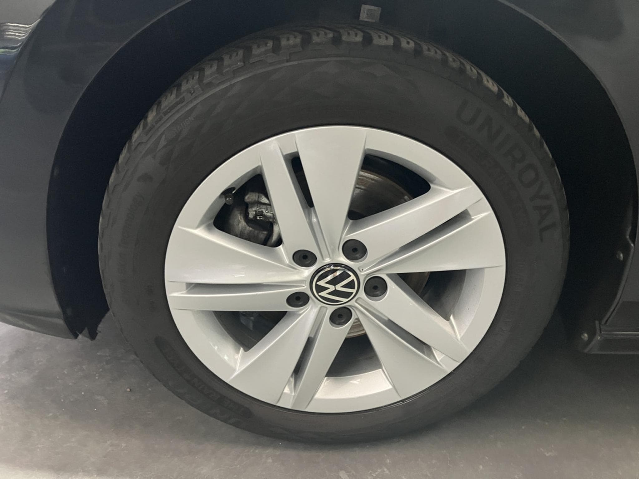 VW Golf 1.5 eTSI Life DSG 150HP (2023) - Photo 11