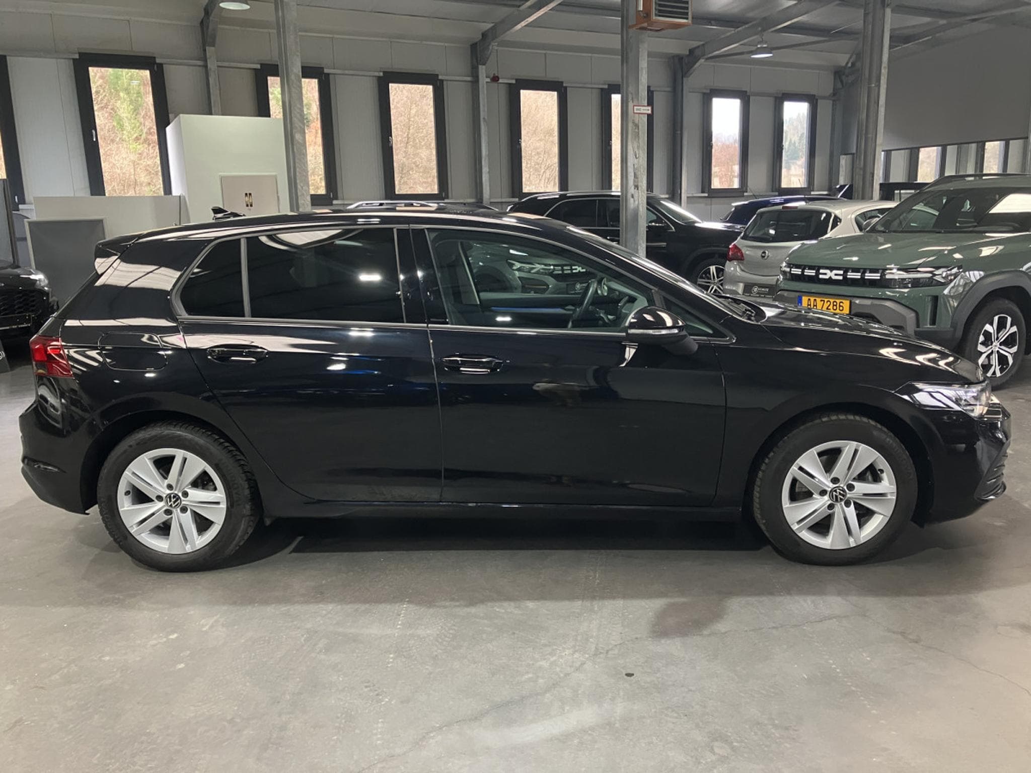 VW Golf 1.5 eTSI Life DSG 150HP (2023) - Photo 2