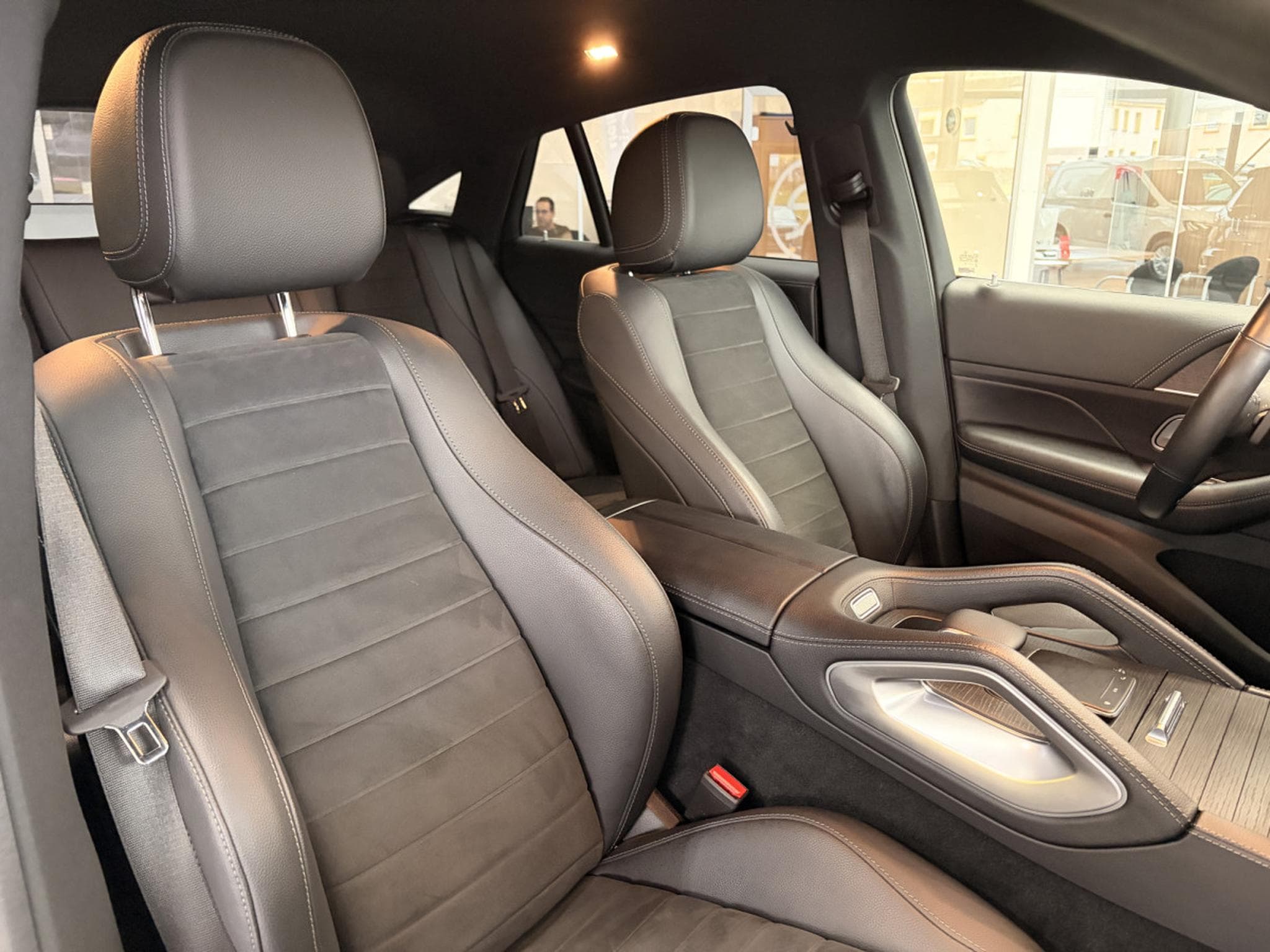 Mercedes GLE 350 Coupé AMG BURMESTER (2024) - Photo 10