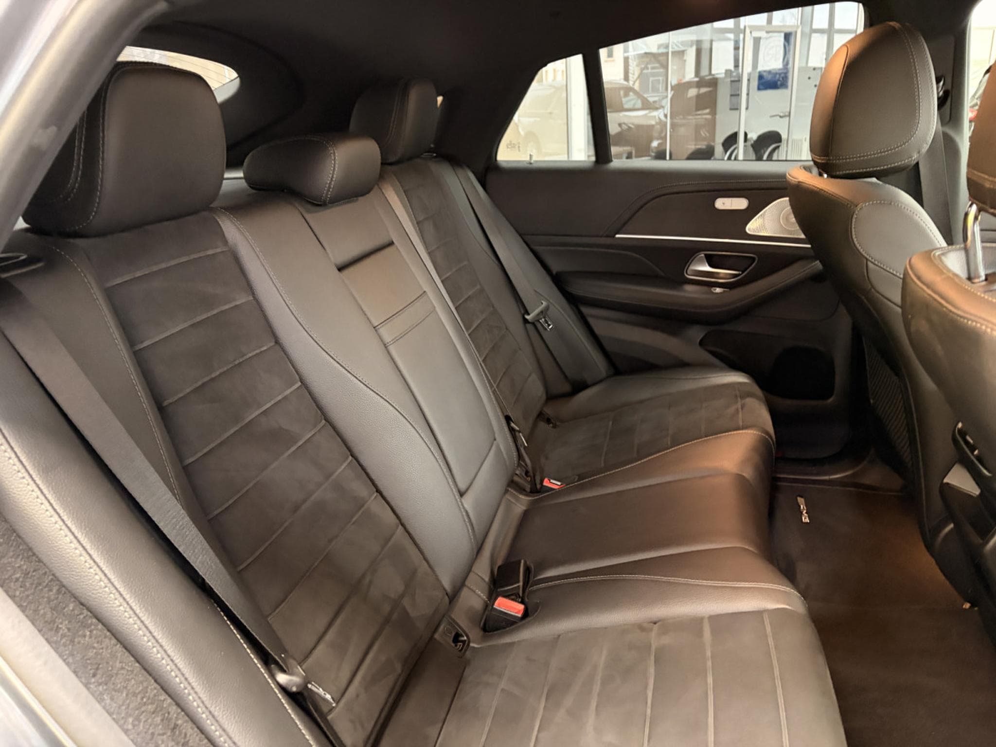 Mercedes GLE 350 Coupé AMG BURMESTER (2024) - Photo 11