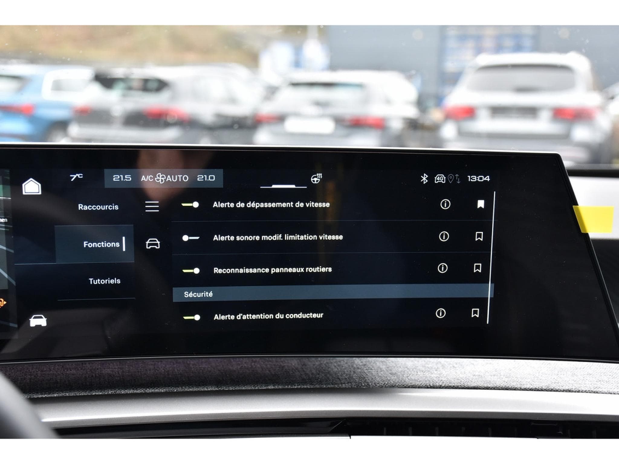 Peugeot 3008 1.2 Hybrid 145 Allure e-DSC6 ACC CAM360 JA19 NEUF (2025) - Photo 18