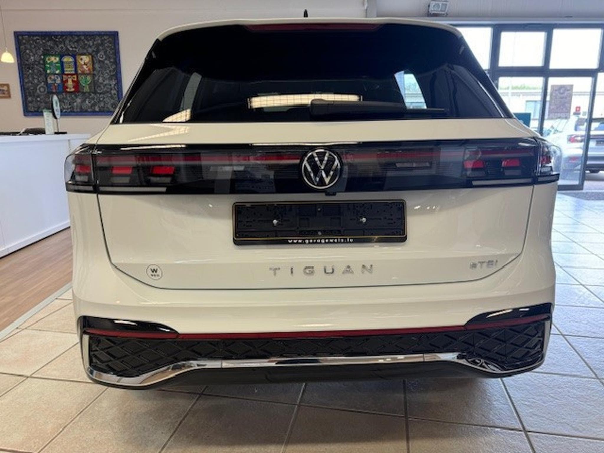 VW Tiguan R-Line 1.5 eTSI 110KW-150CV DSG7 - Garantie 5 ans / 100 000 (2024) - Photo 4