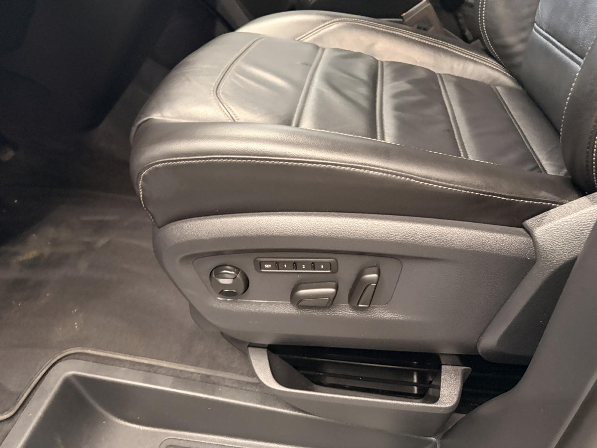 VW Multivan 2.0 Highline 4Motion (2022) - Photo 10