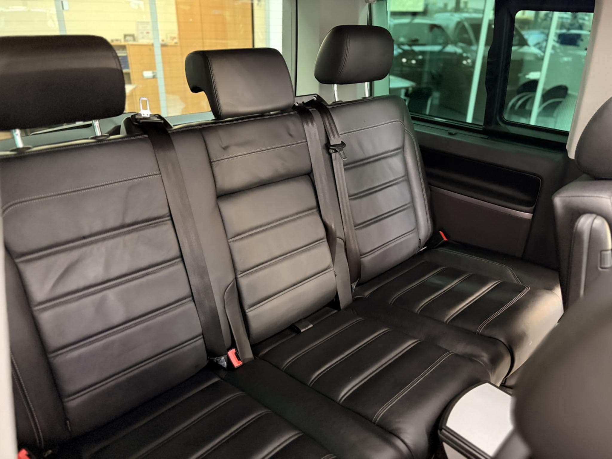 VW Multivan 2.0 Highline 4Motion (2022) - Photo 12