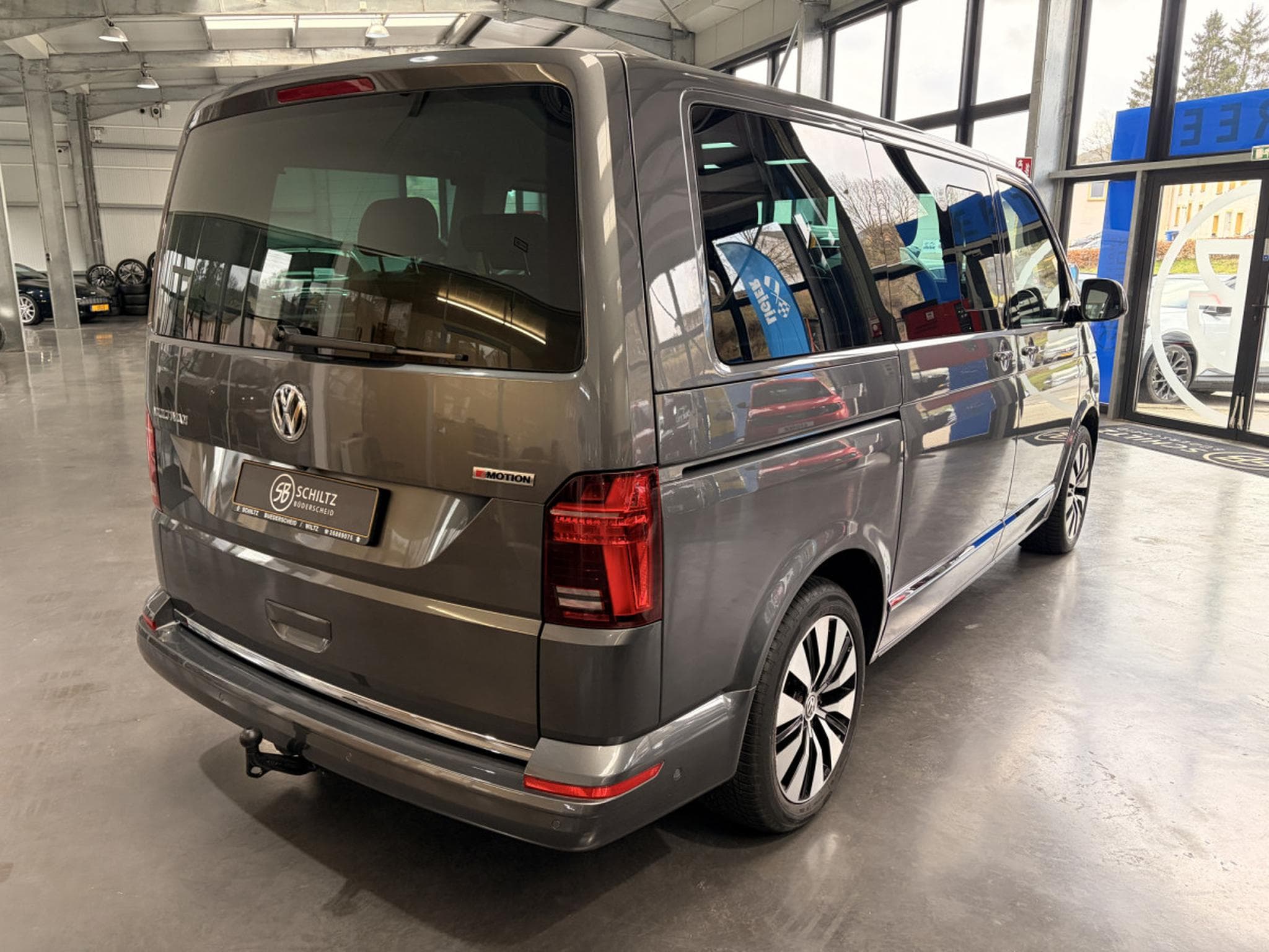 VW Multivan 2.0 Highline 4Motion (2022) - Photo 3