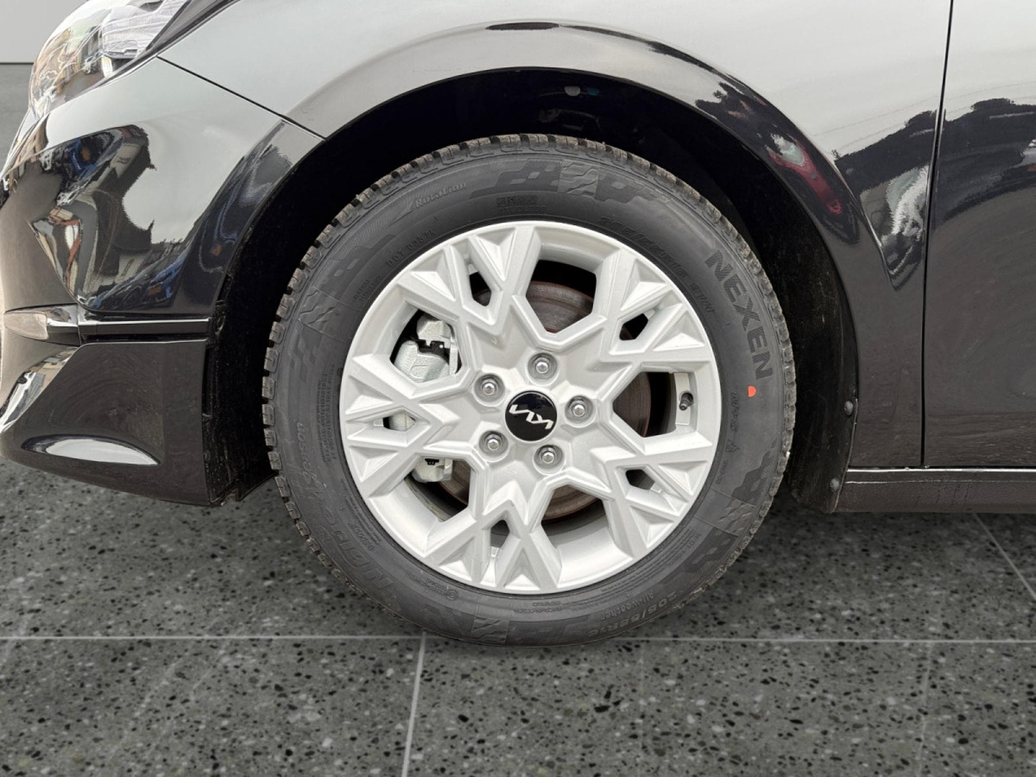 Kia Ceed Pulse 1.0 T-GDi 100 MHEV DCT7 (2025) - Foto 12