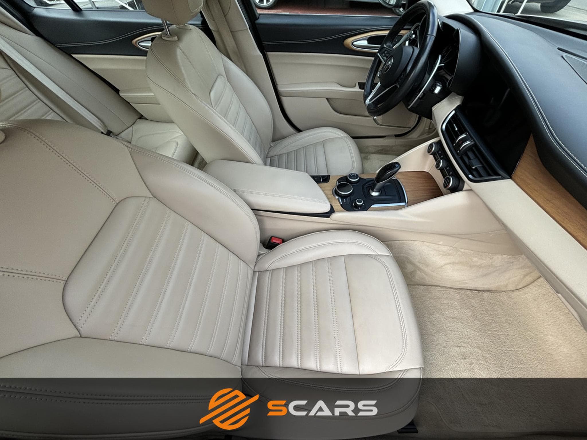 Alfa-Romeo Giulia 2.0 Super 200cv AT8 (2017) - Photo 16