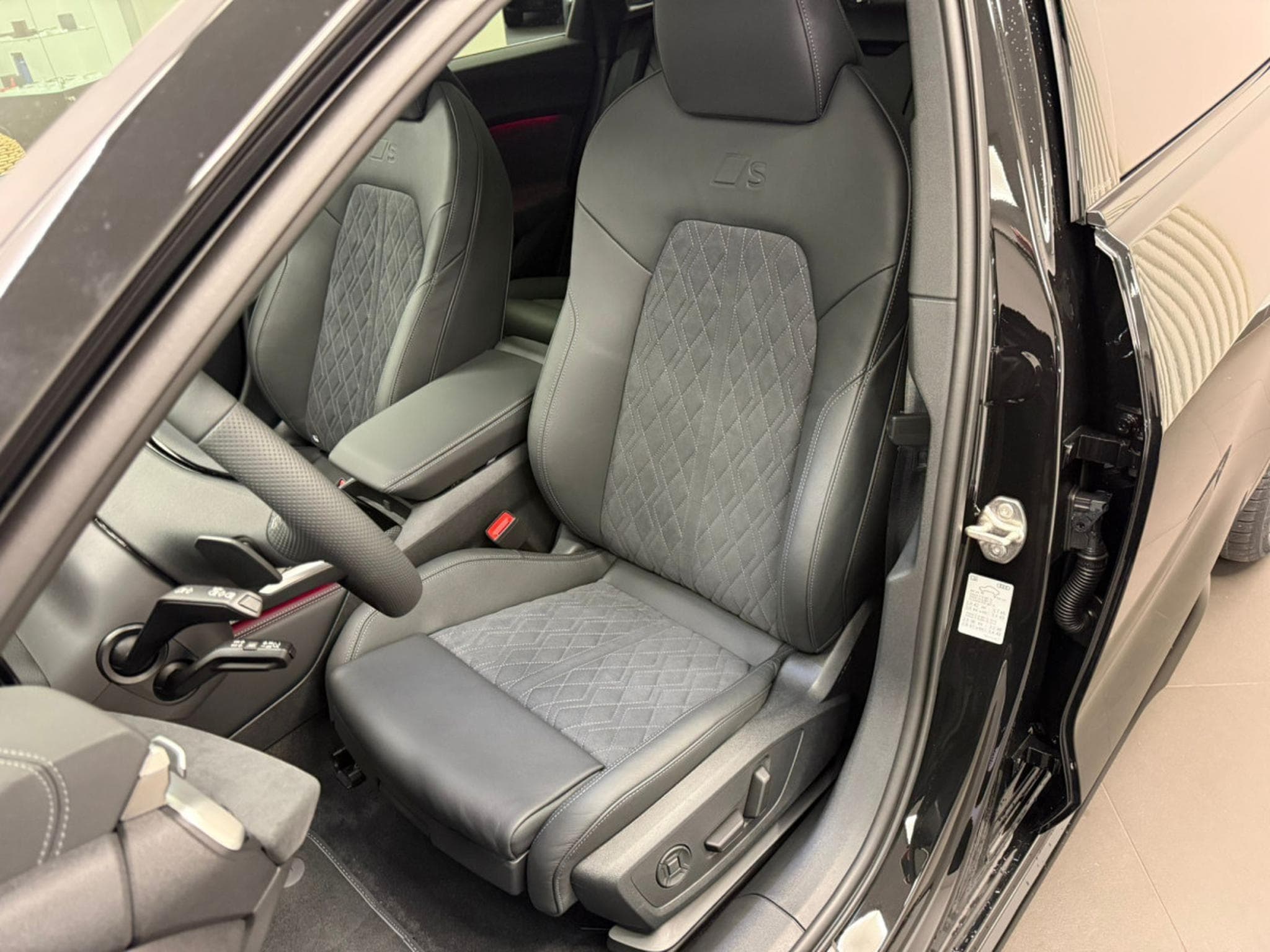 Audi A5 Avant e-hybrid quattro 367 CV / 270 KW S tronic (2026) - Photo 2