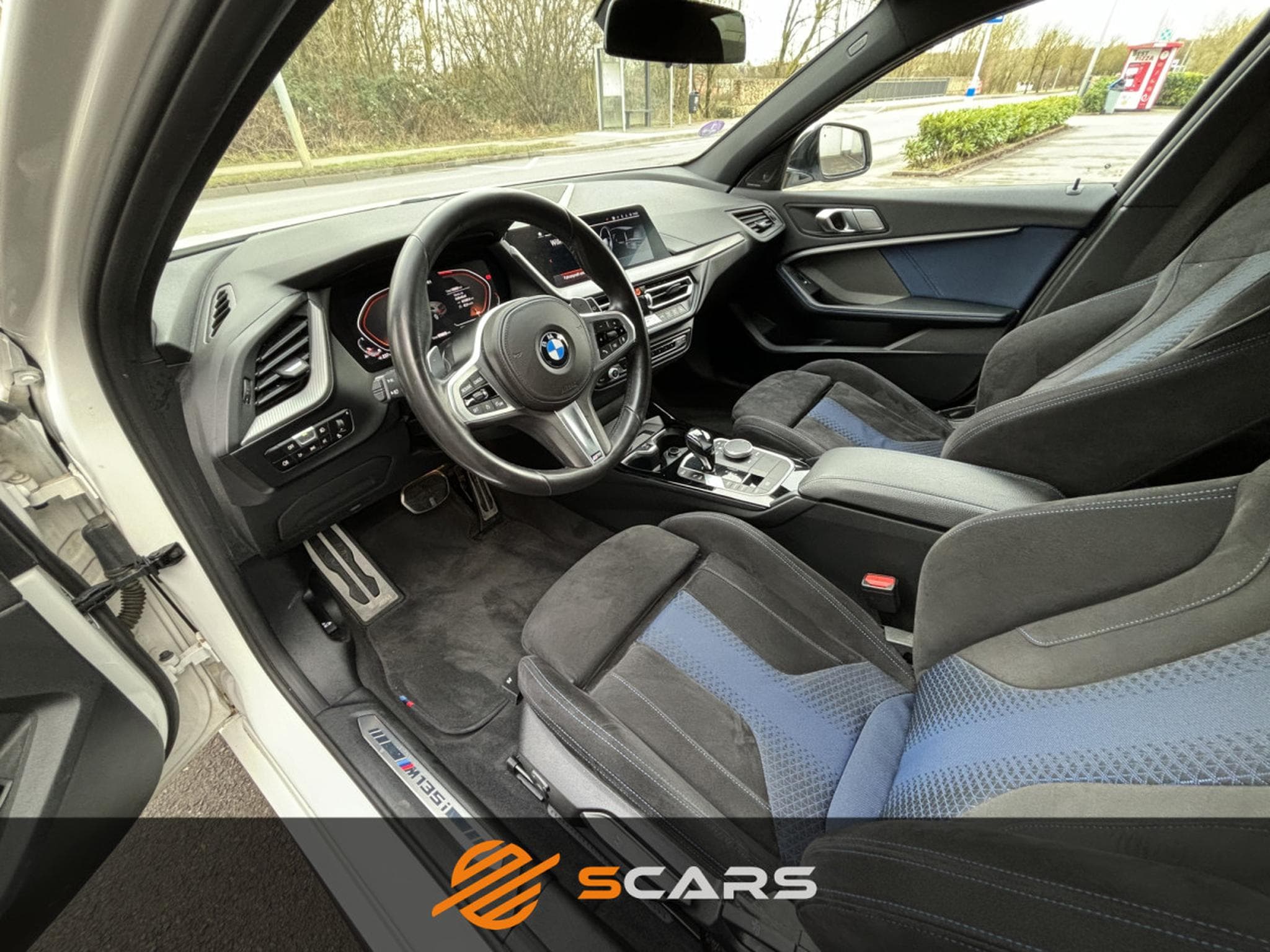 BMW M135 XDrive 306cv AéroKit Pack M (2019) - Photo 7