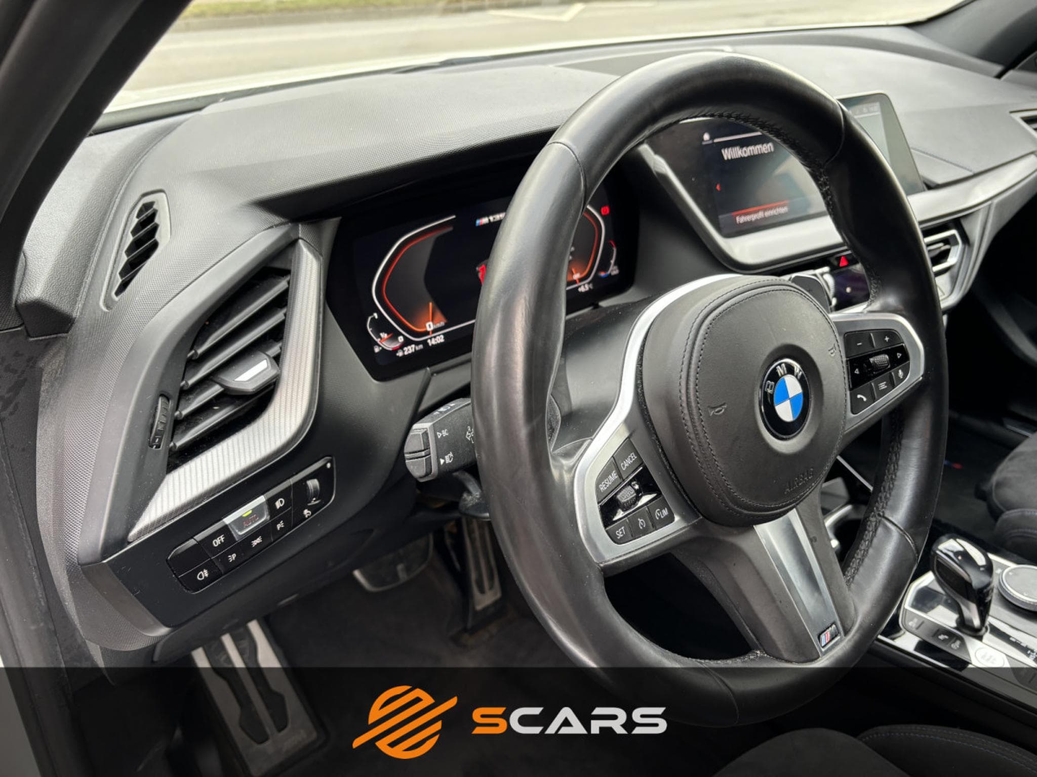 BMW M135 XDrive 306cv AéroKit Pack M (2019) - Photo 8