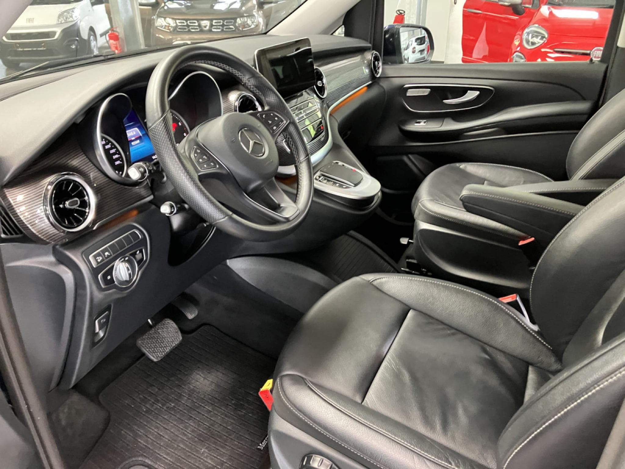 Mercedes V 300 4 MATIC 9GTronic (2021) - Photo 13