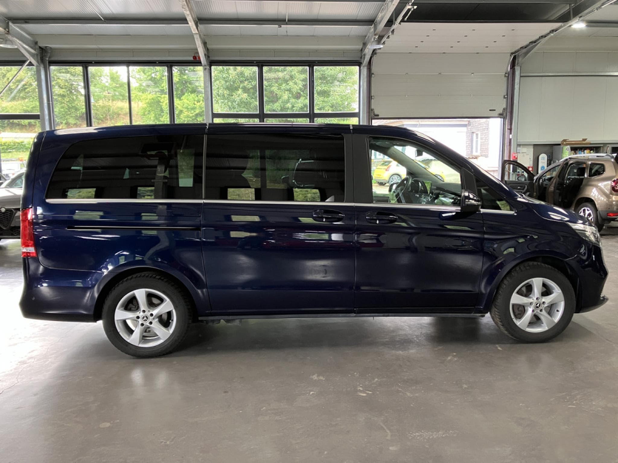 Mercedes V 300 4 MATIC 9GTronic (2021) - Photo 2