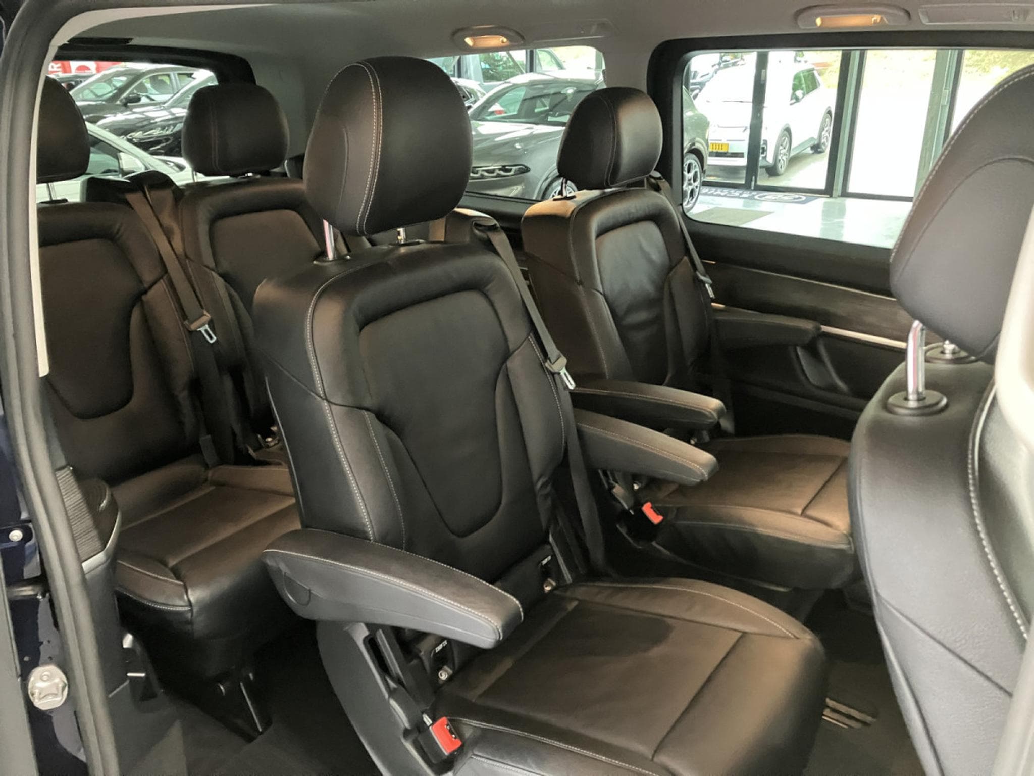 Mercedes V 300 4 MATIC 9GTronic (2021) - Photo 9