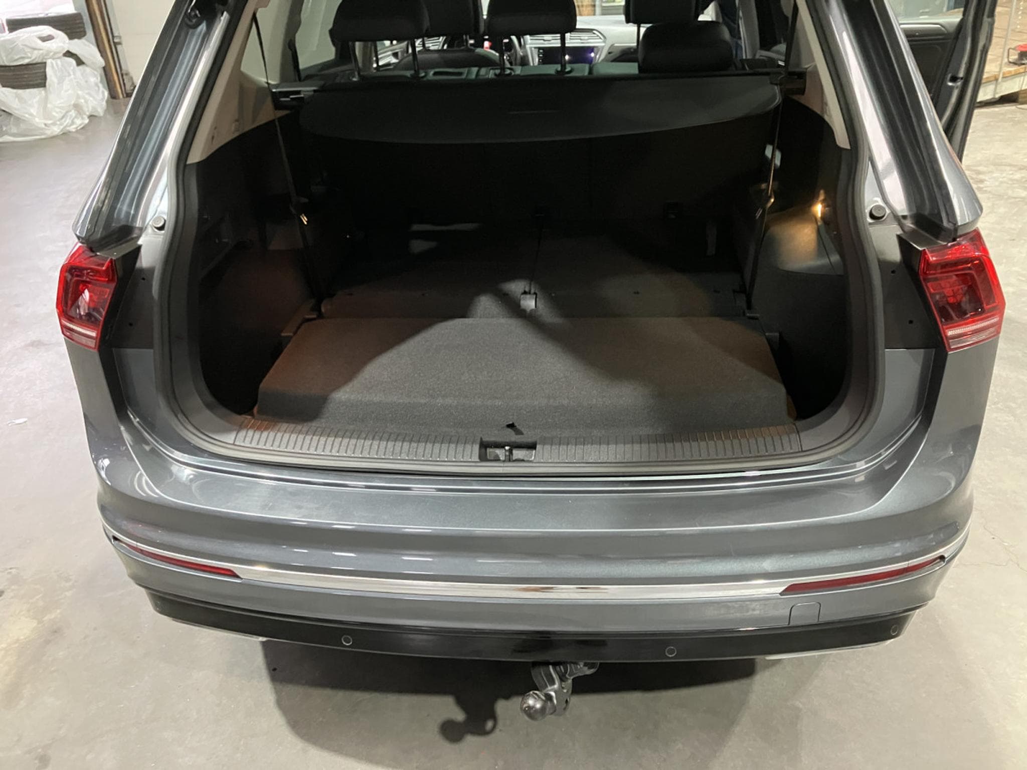 VW Tiguan 2.0 TDI 4Motion 7 Seats (2022) - Photo 14