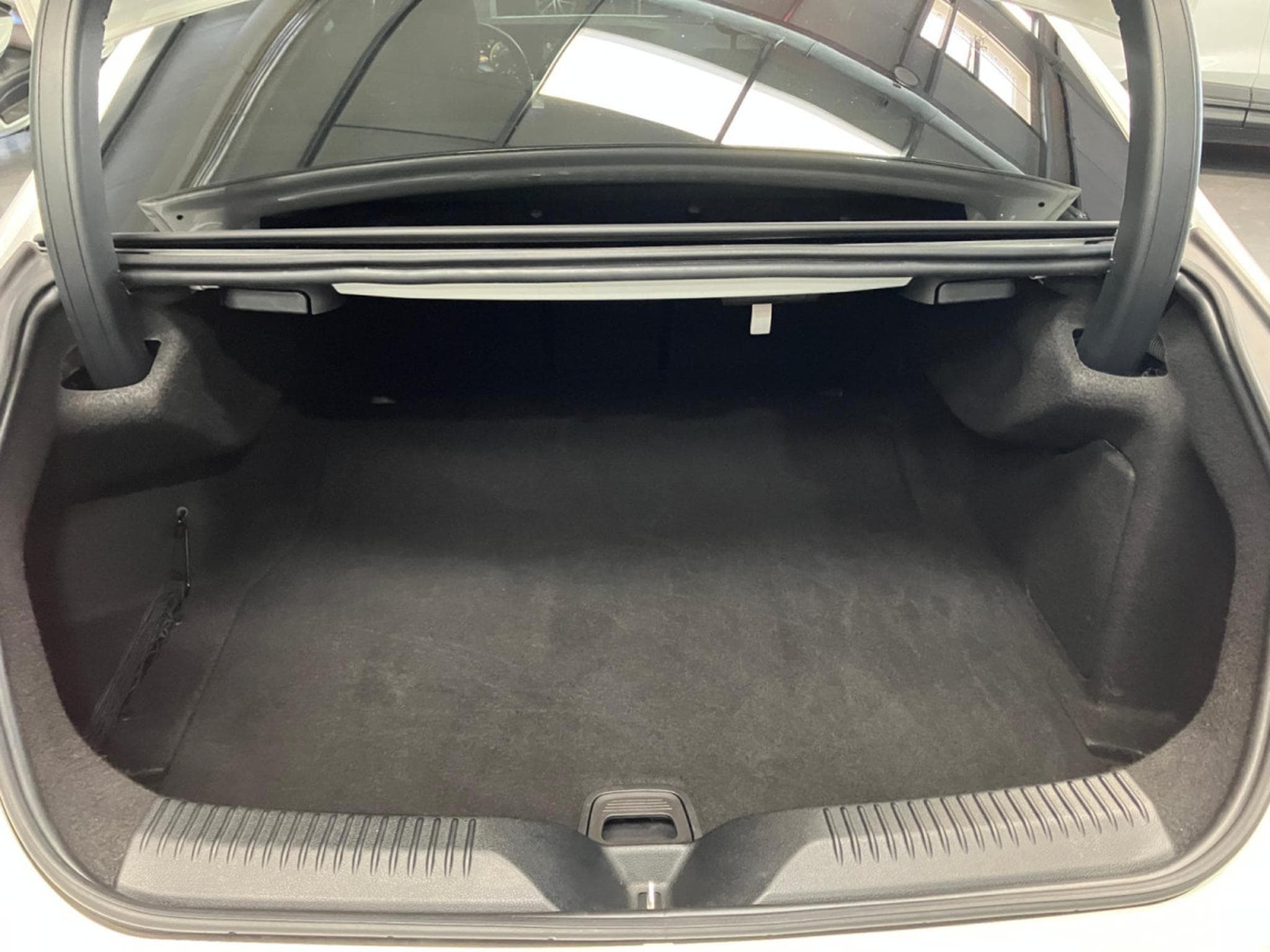 Mercedes CLS 300 Coupé AMG-Line (2019) - Photo 14