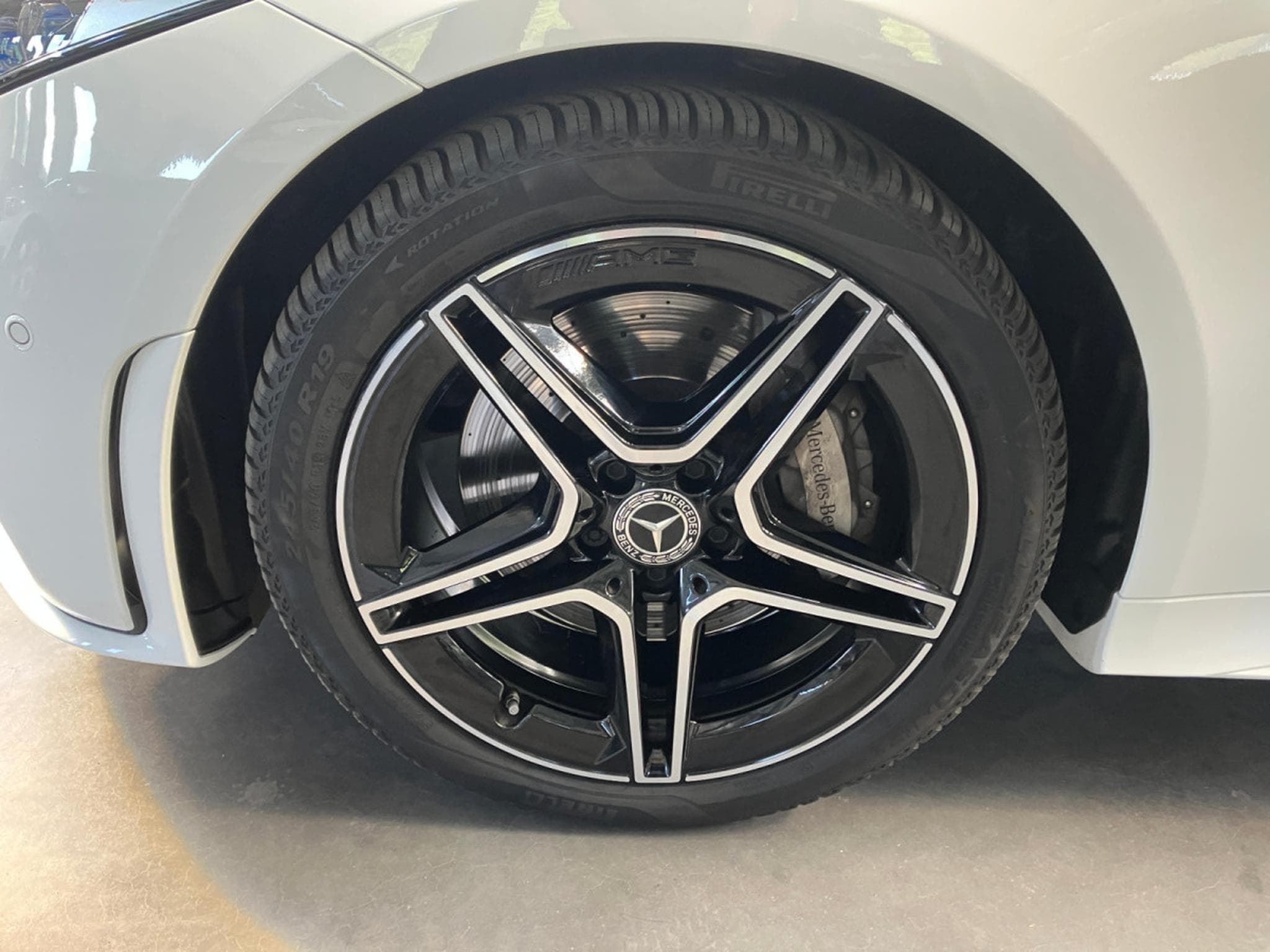 Mercedes CLS 300 Coupé AMG-Line (2019) - Photo 8