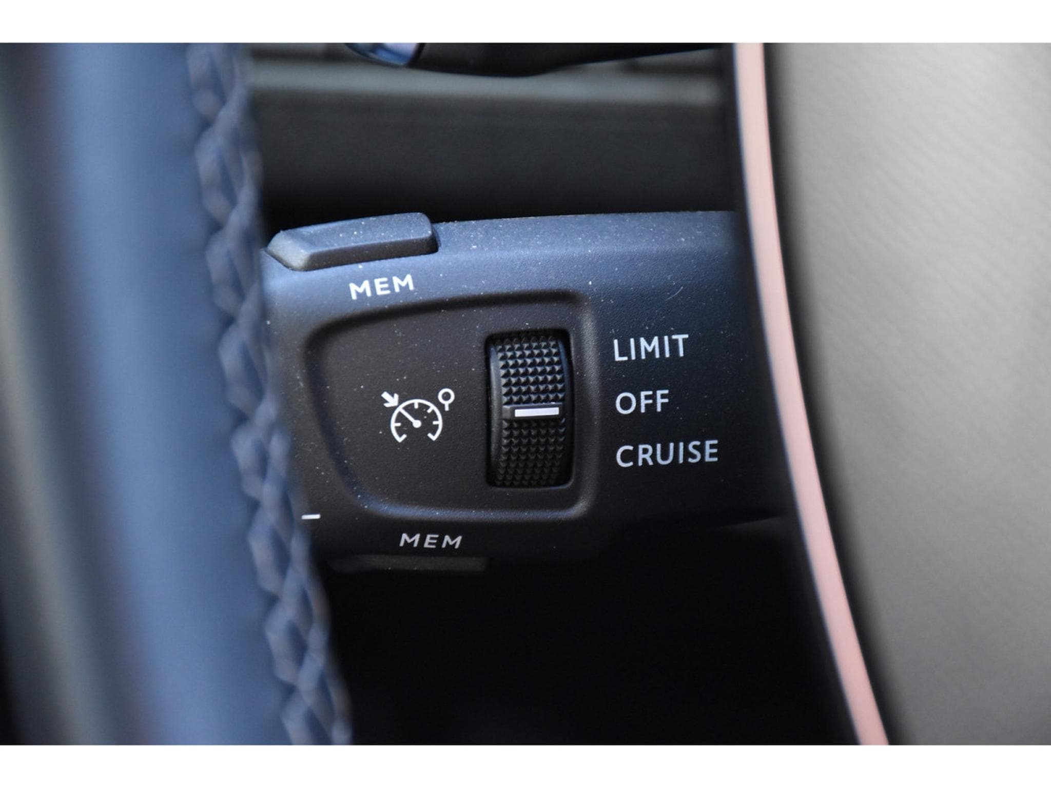 Peugeot 3008 1.6 Hybrid PHEV 224 Allure e-EAT8 LANE SIDE CAM 1° MAIN (2023) - Photo 19