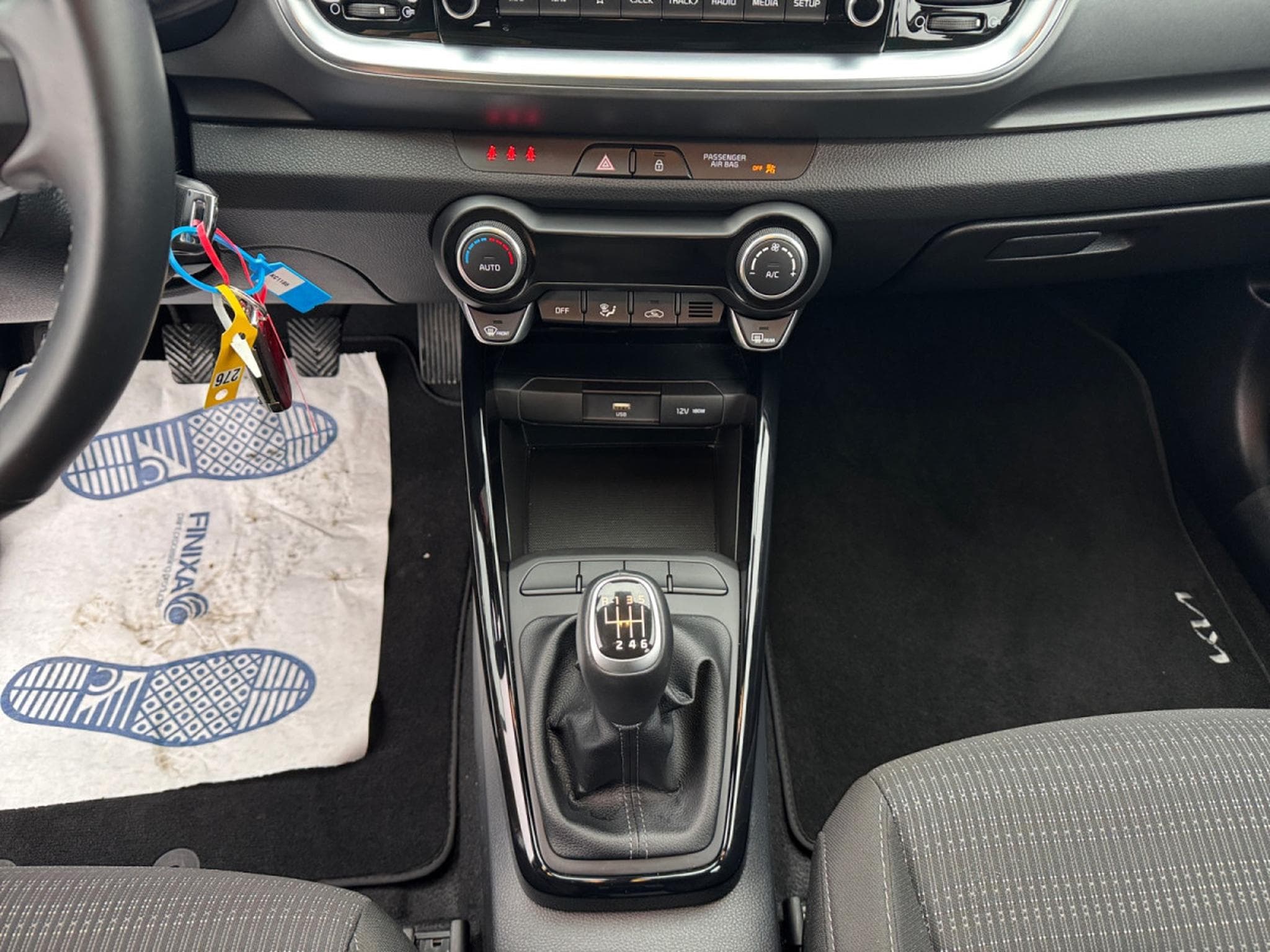 Kia Stonic Pulse 1.0T ISG (2024) - Photo 15