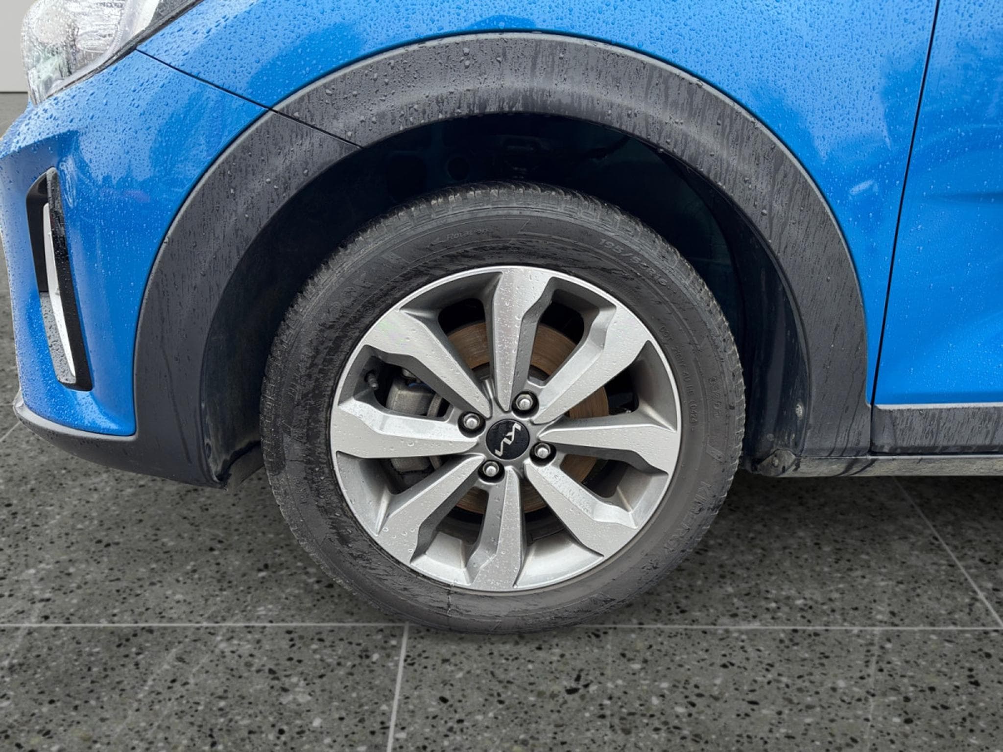 Kia Stonic Pulse 1.0T ISG (2024) - Photo 9