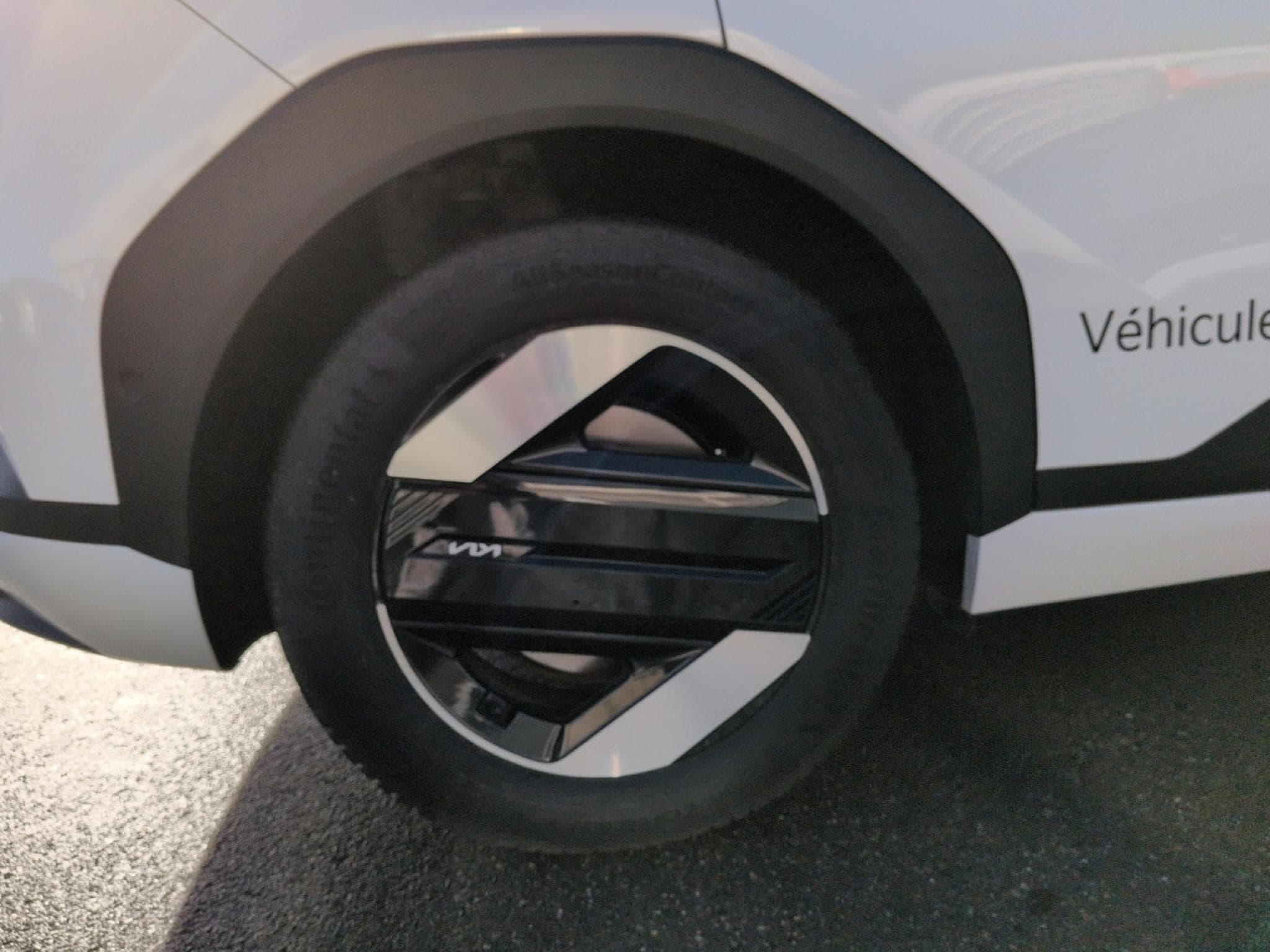 Kia EV4 Business Plus 81,4 kWh FWD (2025) - Photo 22