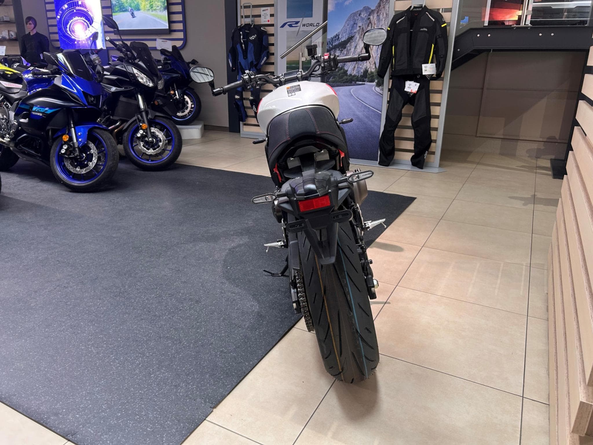 Yamaha XSR Legend Red (2024) - Foto 4