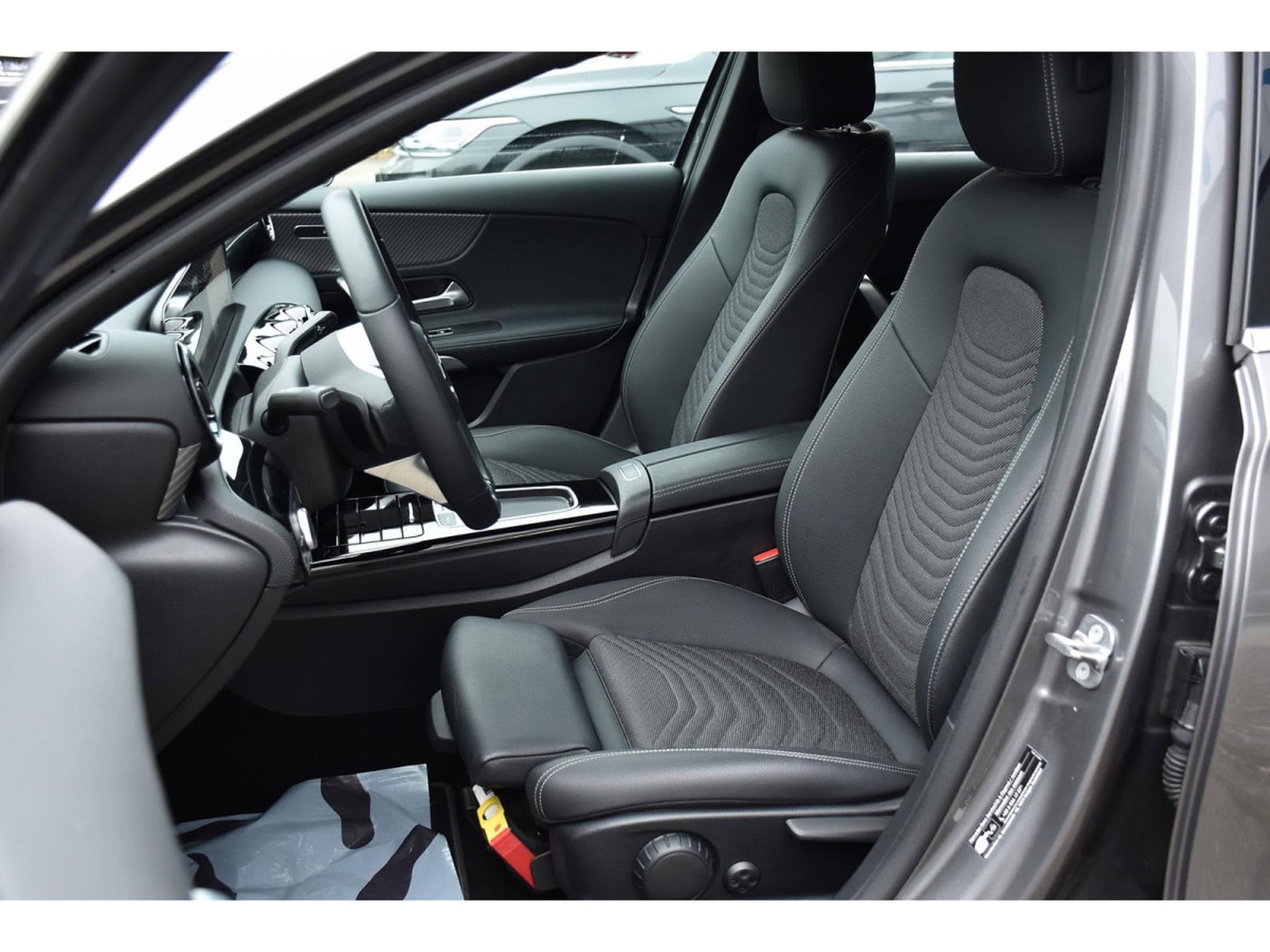 Mercedes A 180 CDI Progressive 8G-DCT CUIR GPS LANE CAM 1° MAIN (2024) - Foto 6