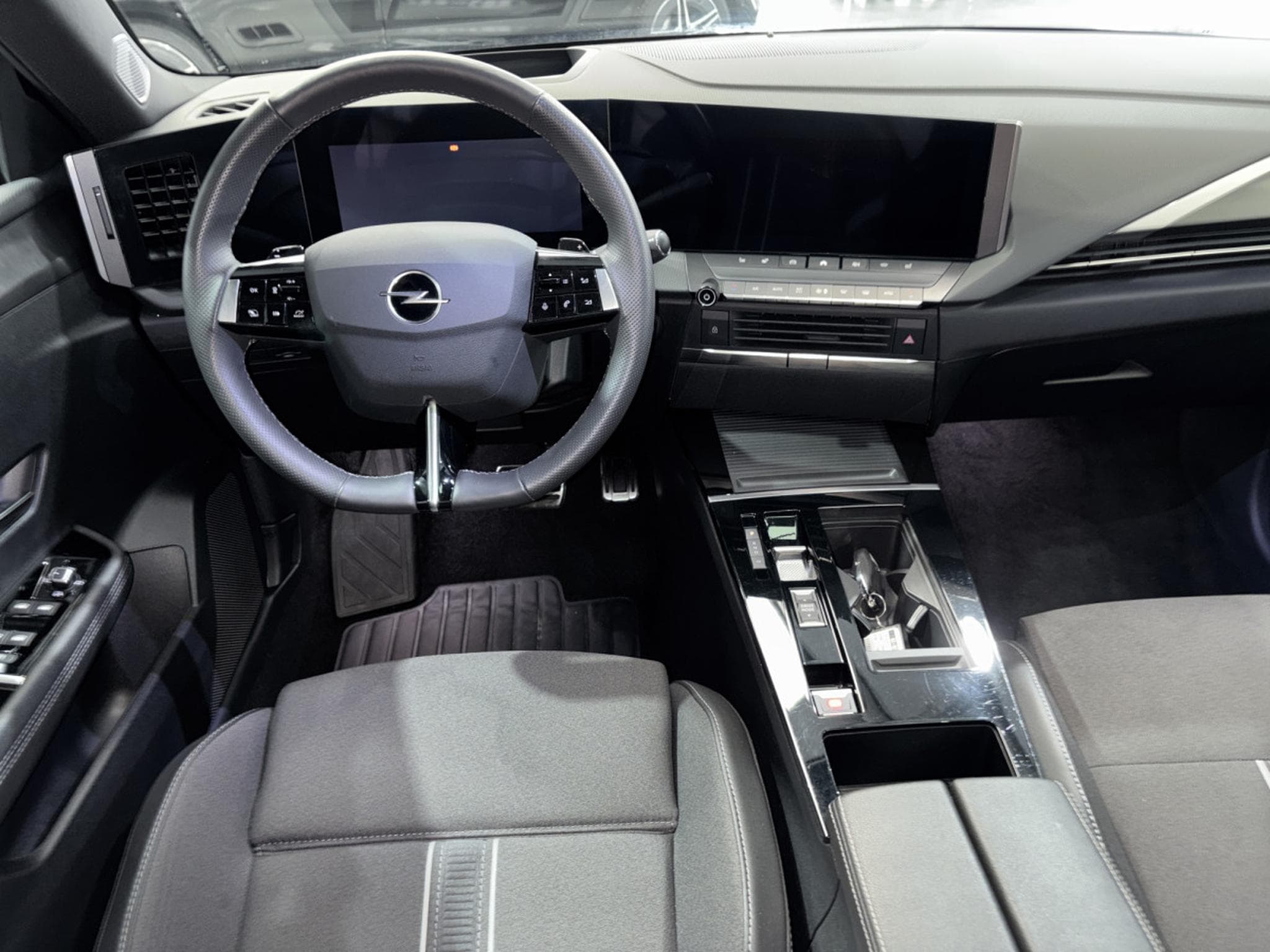 Opel Astra 1.5 GS Autom (2024) - Foto 11