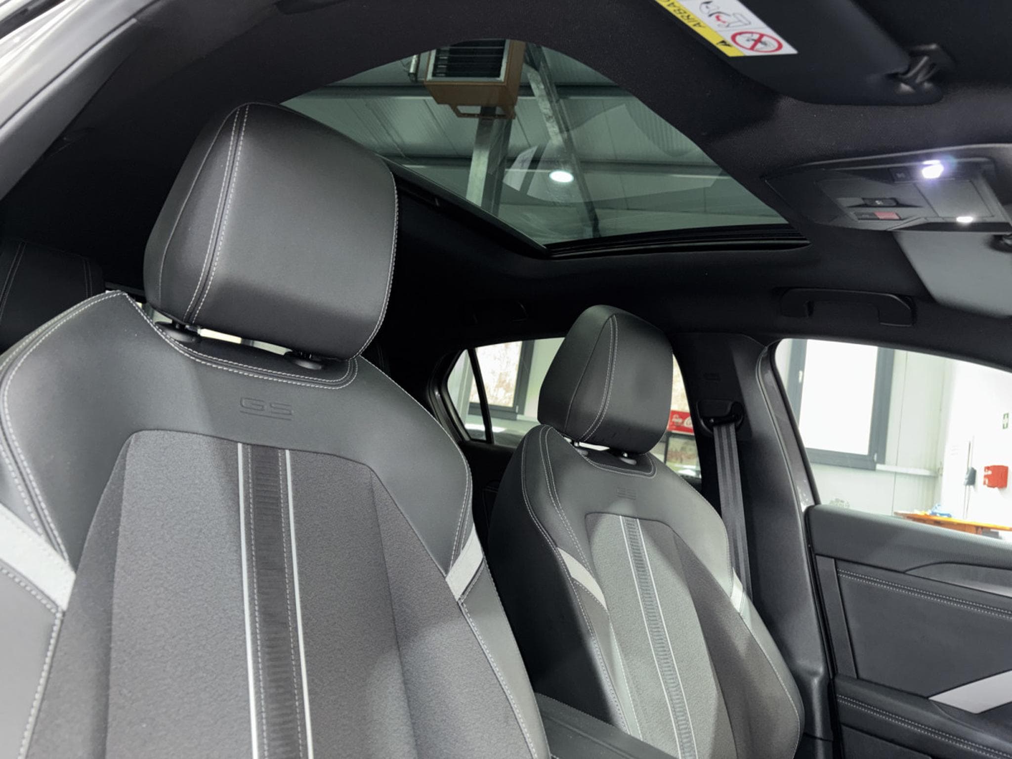 Opel Astra 1.5 GS Autom (2024) - Foto 12