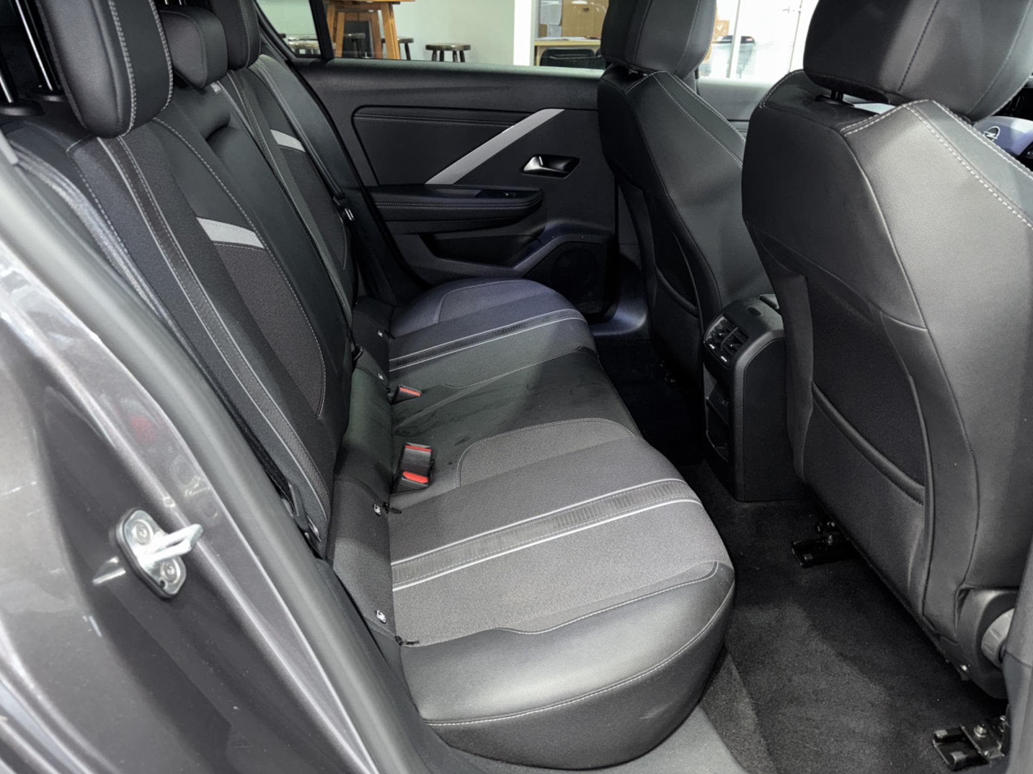 Opel Astra 1.5 GS Autom (2024) - Foto 13