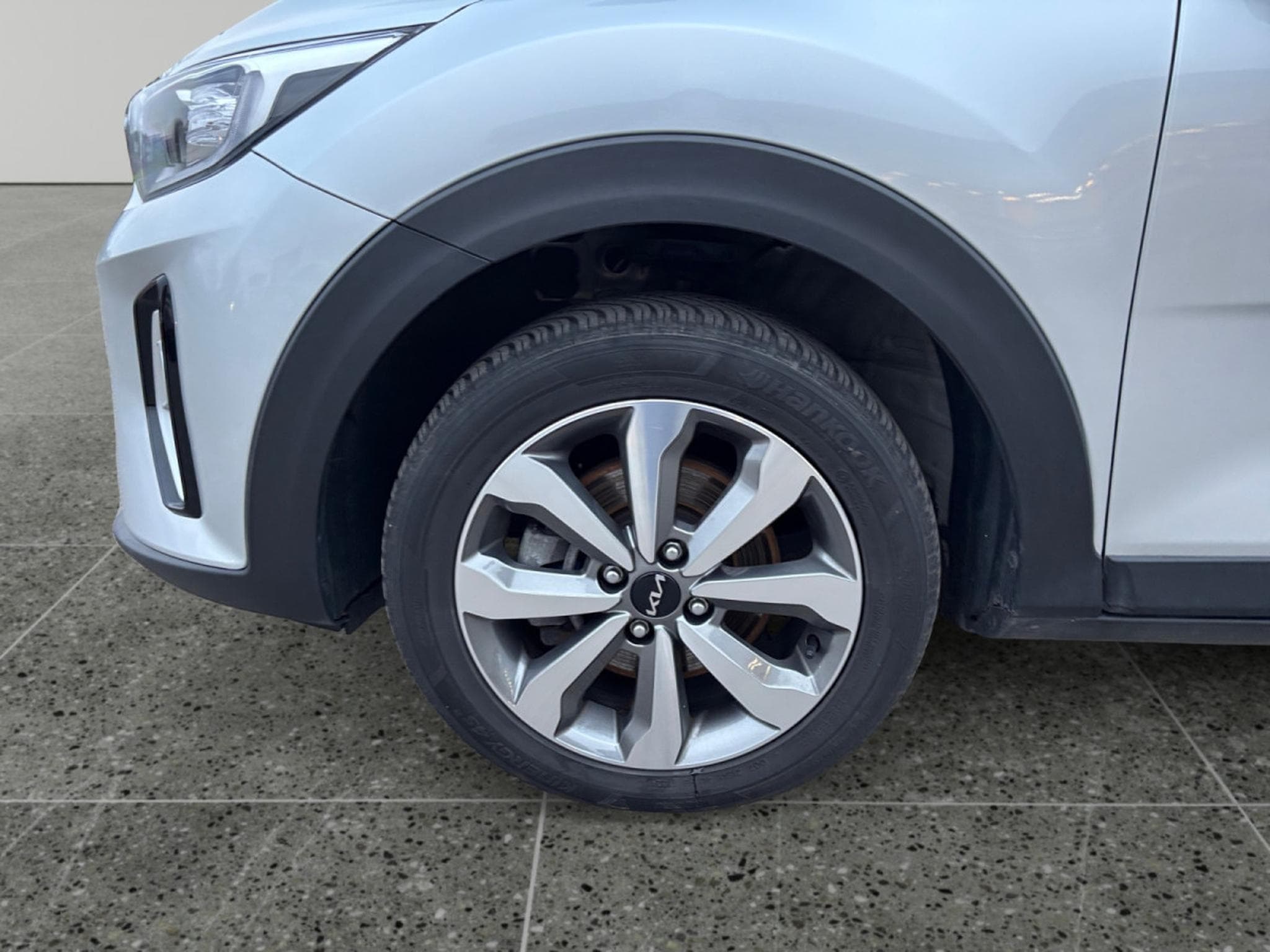 Kia Stonic Pulse 1.0T ISG (2024) - Foto 9