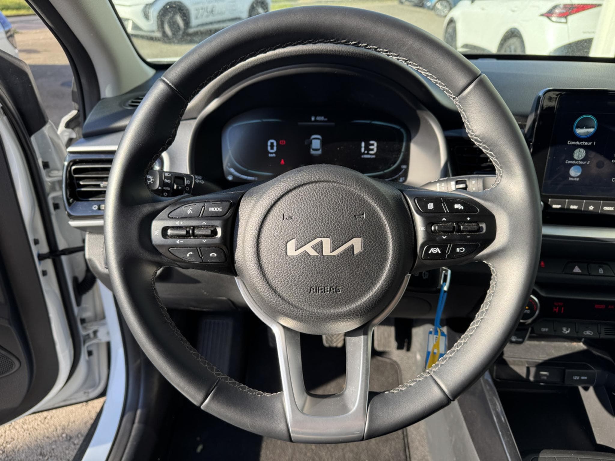 Kia Stonic Pulse 1.0T ISG (2024) - Foto 14