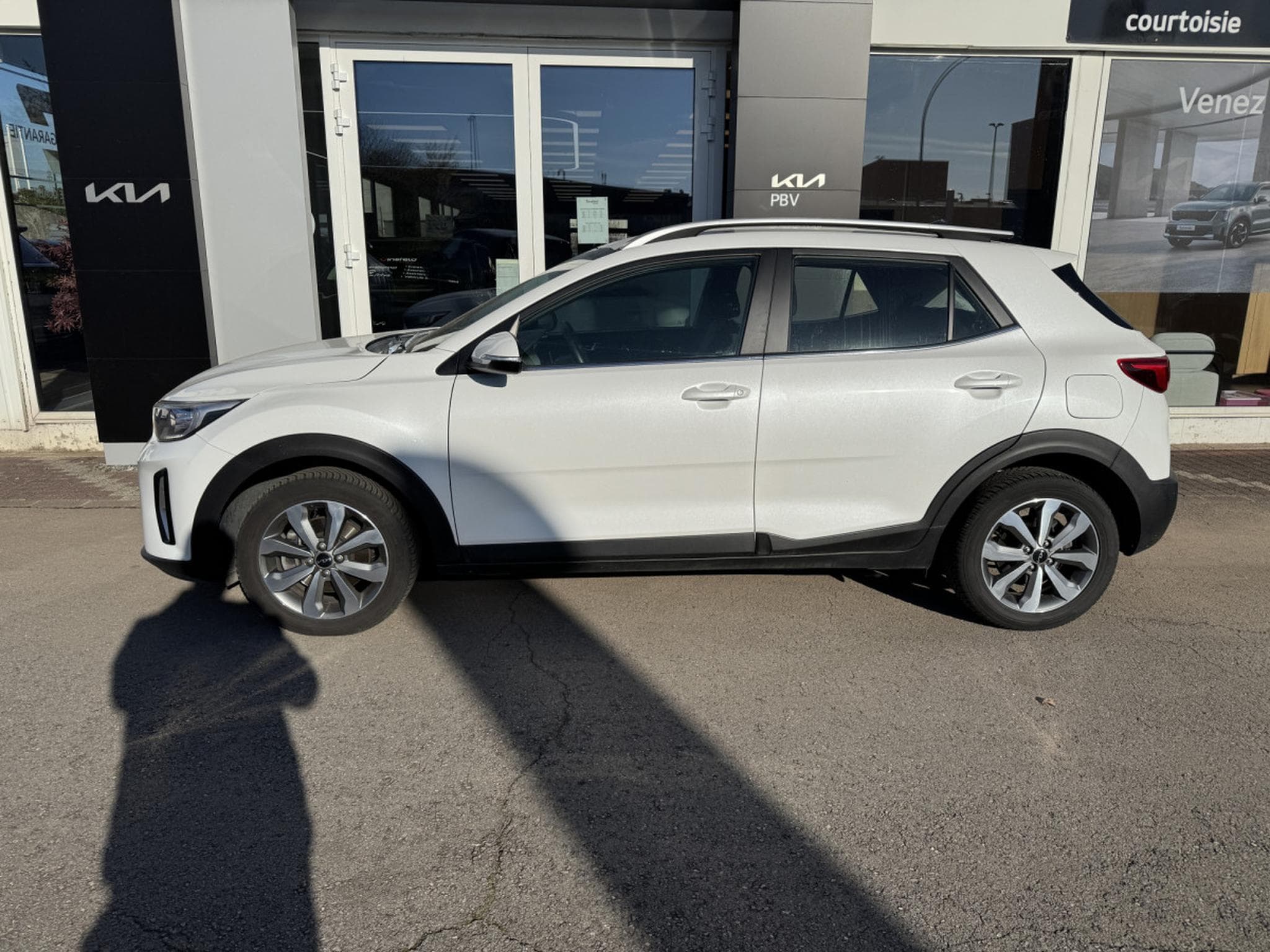 Kia Stonic Pulse 1.0T ISG (2024) - Foto 3