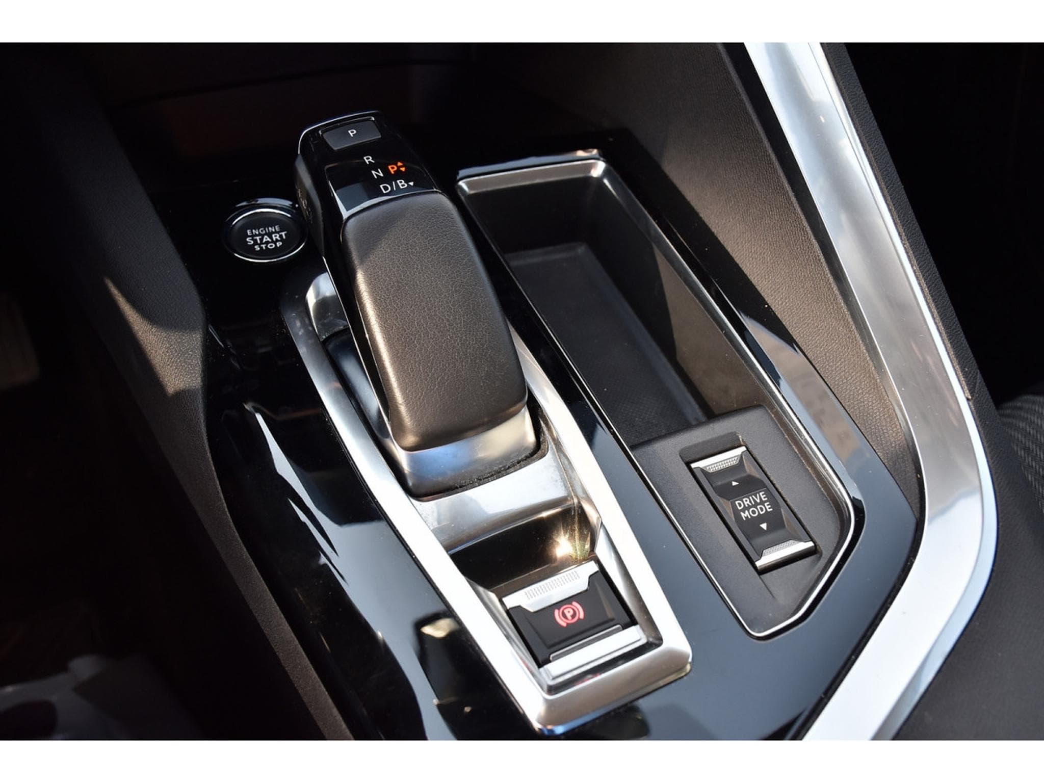 Peugeot 3008 1.6 Hybrid PHEV 180 Allure e-EAT8 ACC LANE SIDE CAM 1° MAIN (2022) - Photo 18