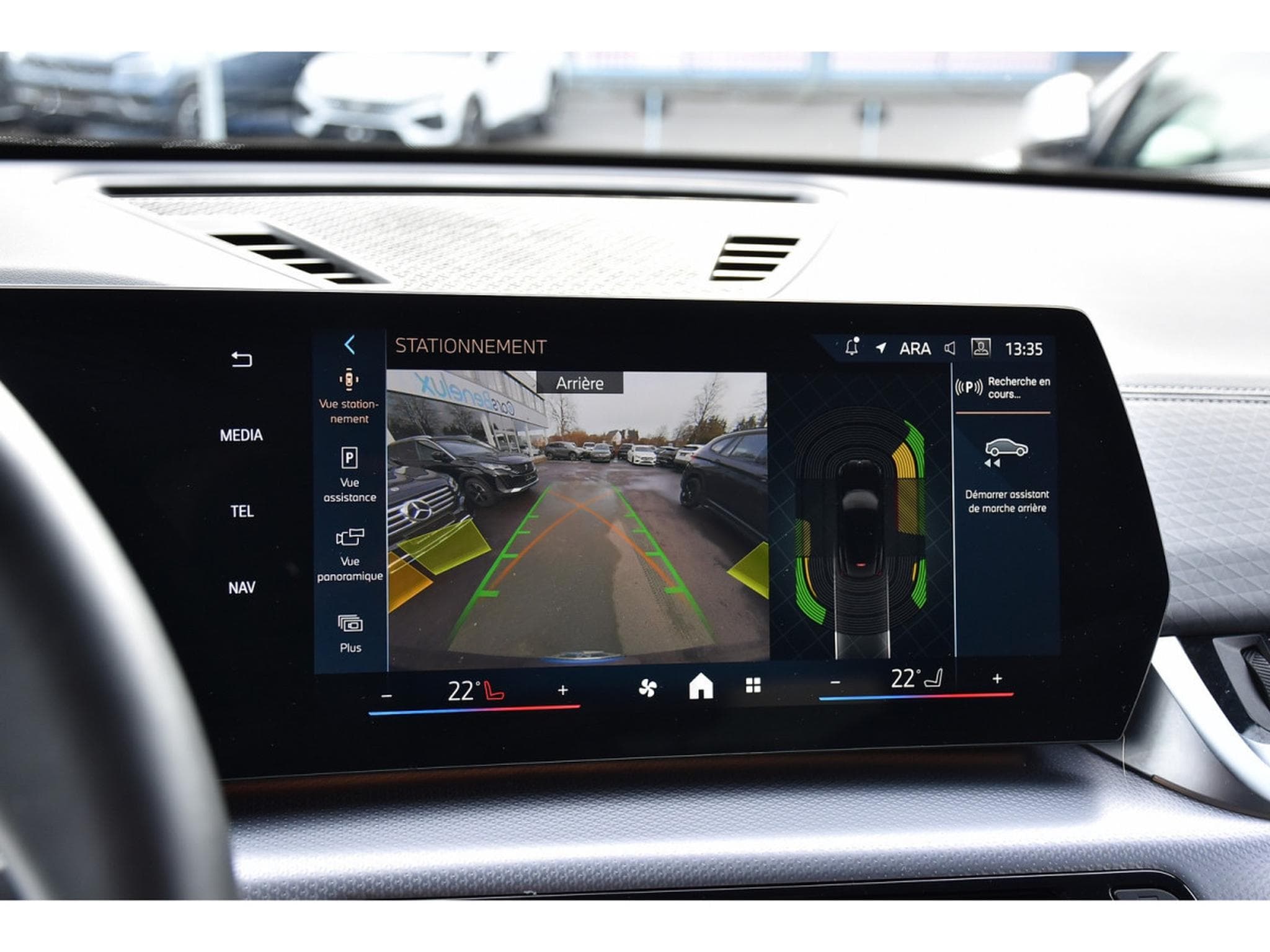 BMW iX2 xDrive30 M Sport CUIR GPS LANE CAM PARK JA19 KEYLESS 1° MAIN (2024) - Photo 16