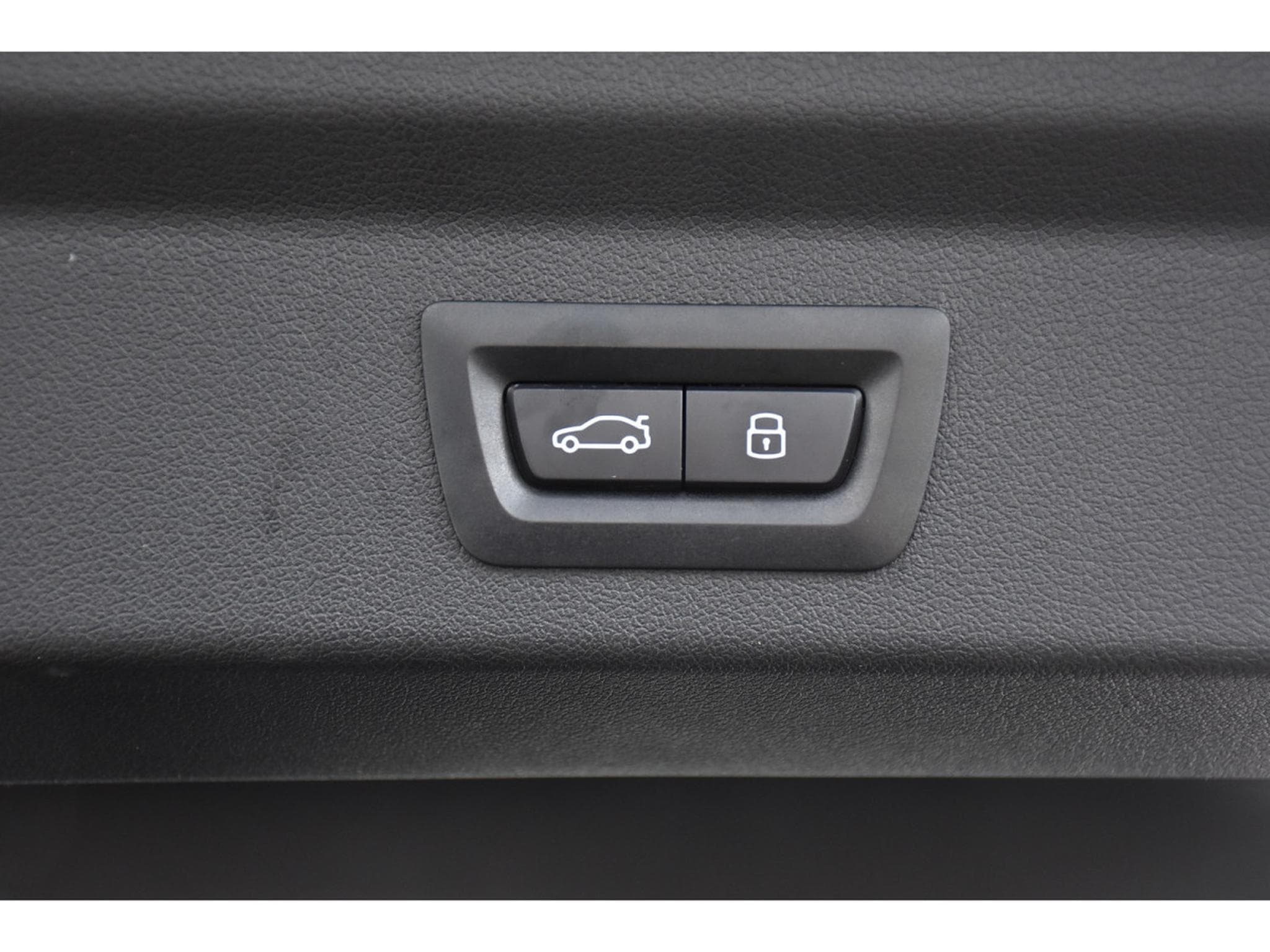 BMW iX2 xDrive30 M Sport CUIR GPS LANE CAM PARK JA19 KEYLESS 1° MAIN (2024) - Photo 23