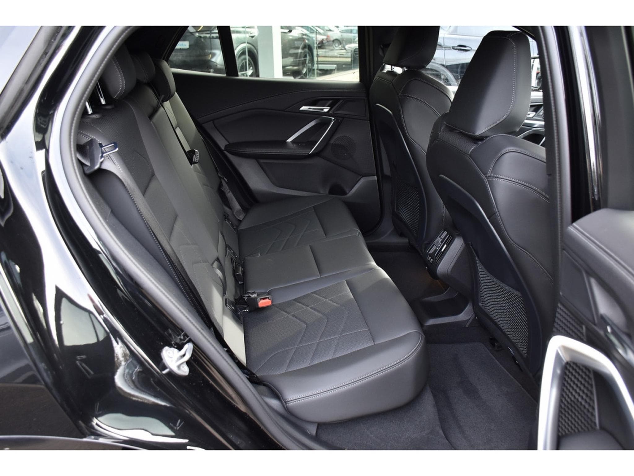 BMW iX2 xDrive30 M Sport CUIR GPS LANE CAM PARK JA19 KEYLESS 1° MAIN (2024) - Photo 8