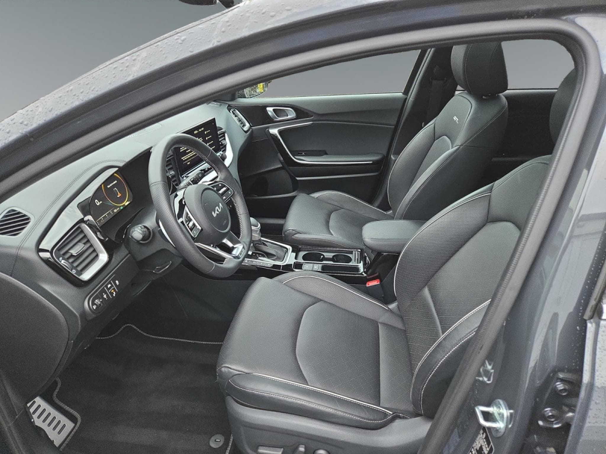 Kia Ceed GT Line 1.6 CRDi 136 MHEV DCT7 (2024) - Photo 10