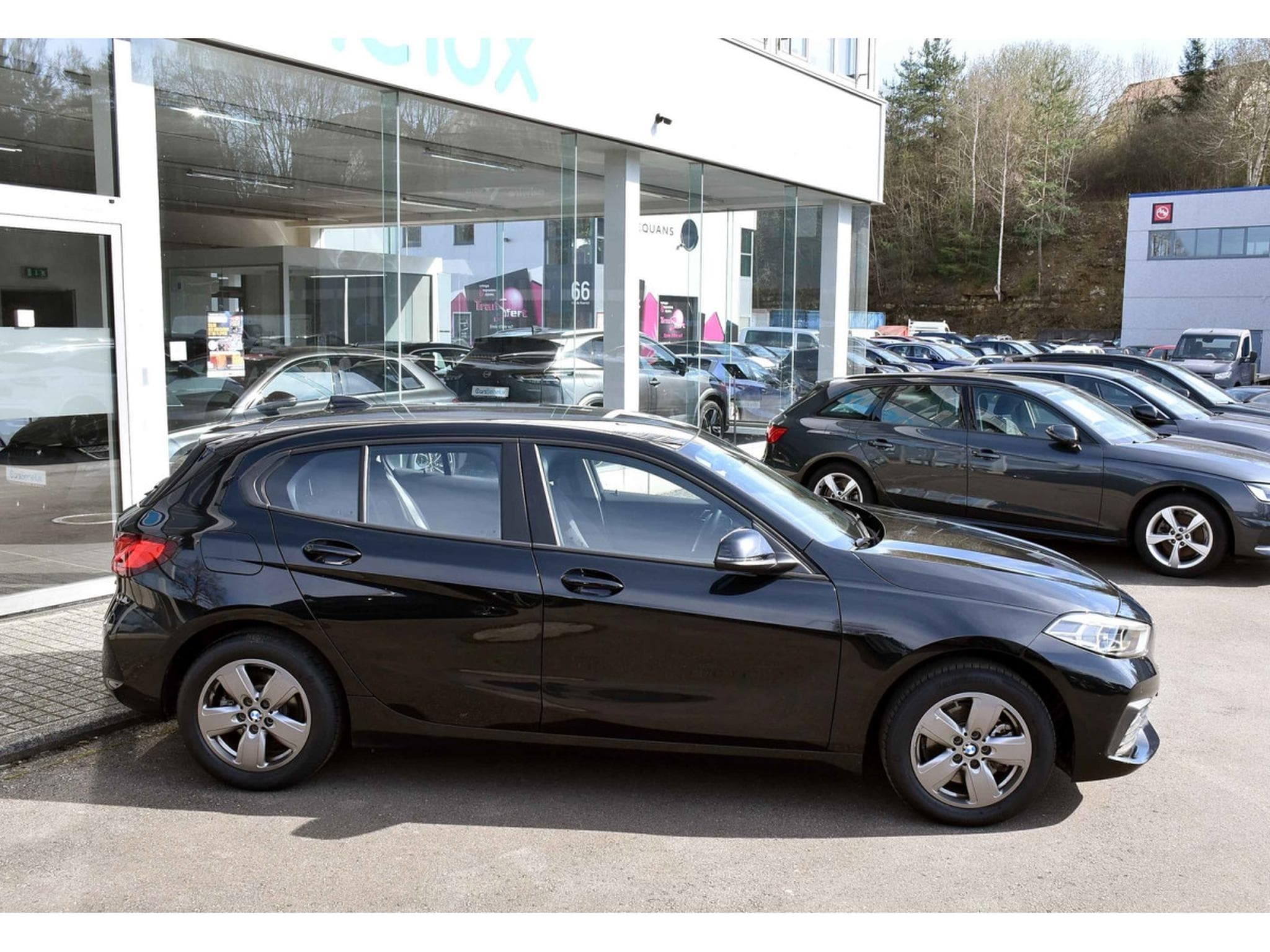 BMW 118 i CLIMA REGUL LANE LED PDC 1° MAIN (2022) - Photo 3