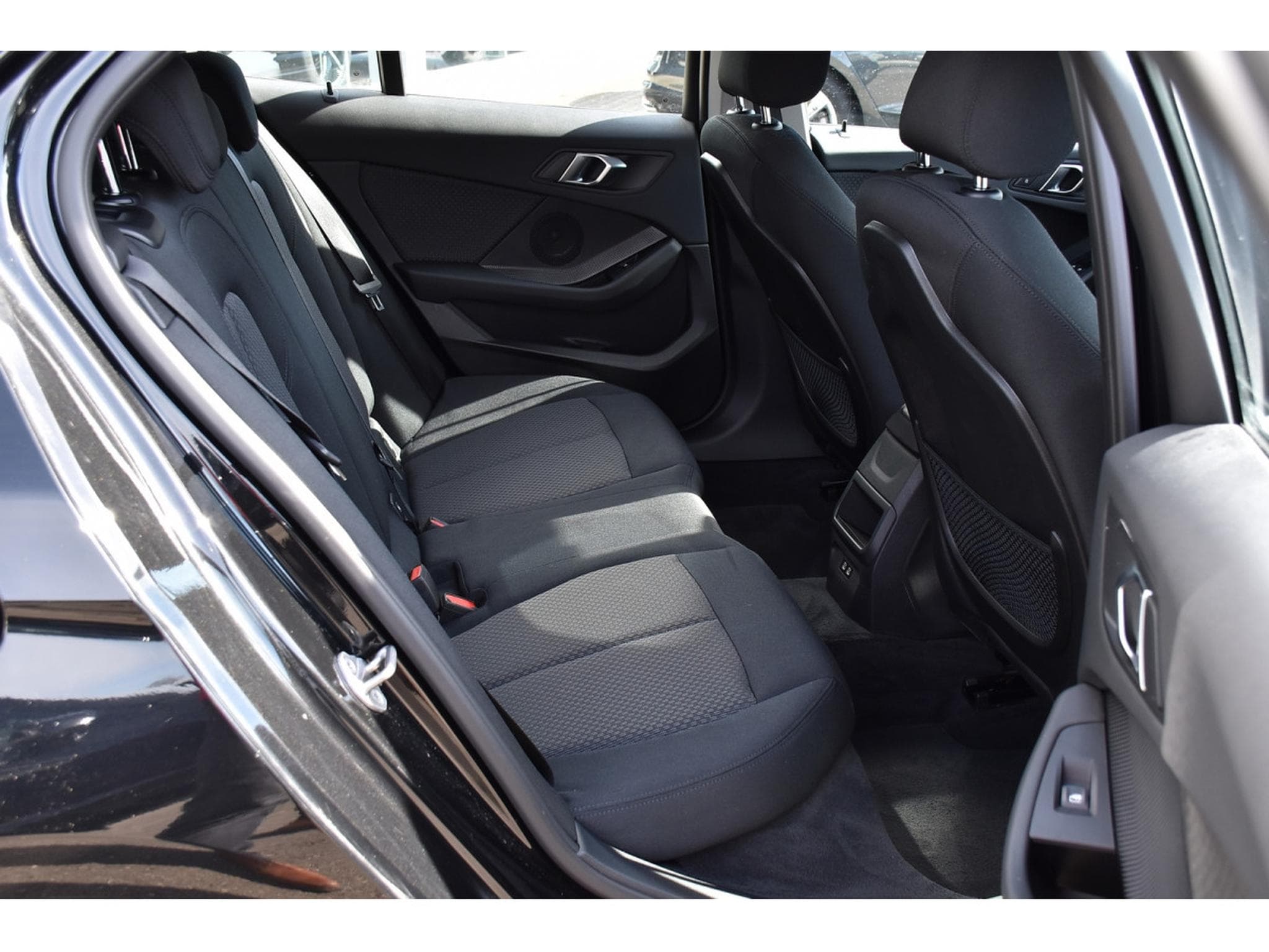 BMW 118 i CLIMA REGUL LANE LED PDC 1° MAIN (2022) - Photo 8