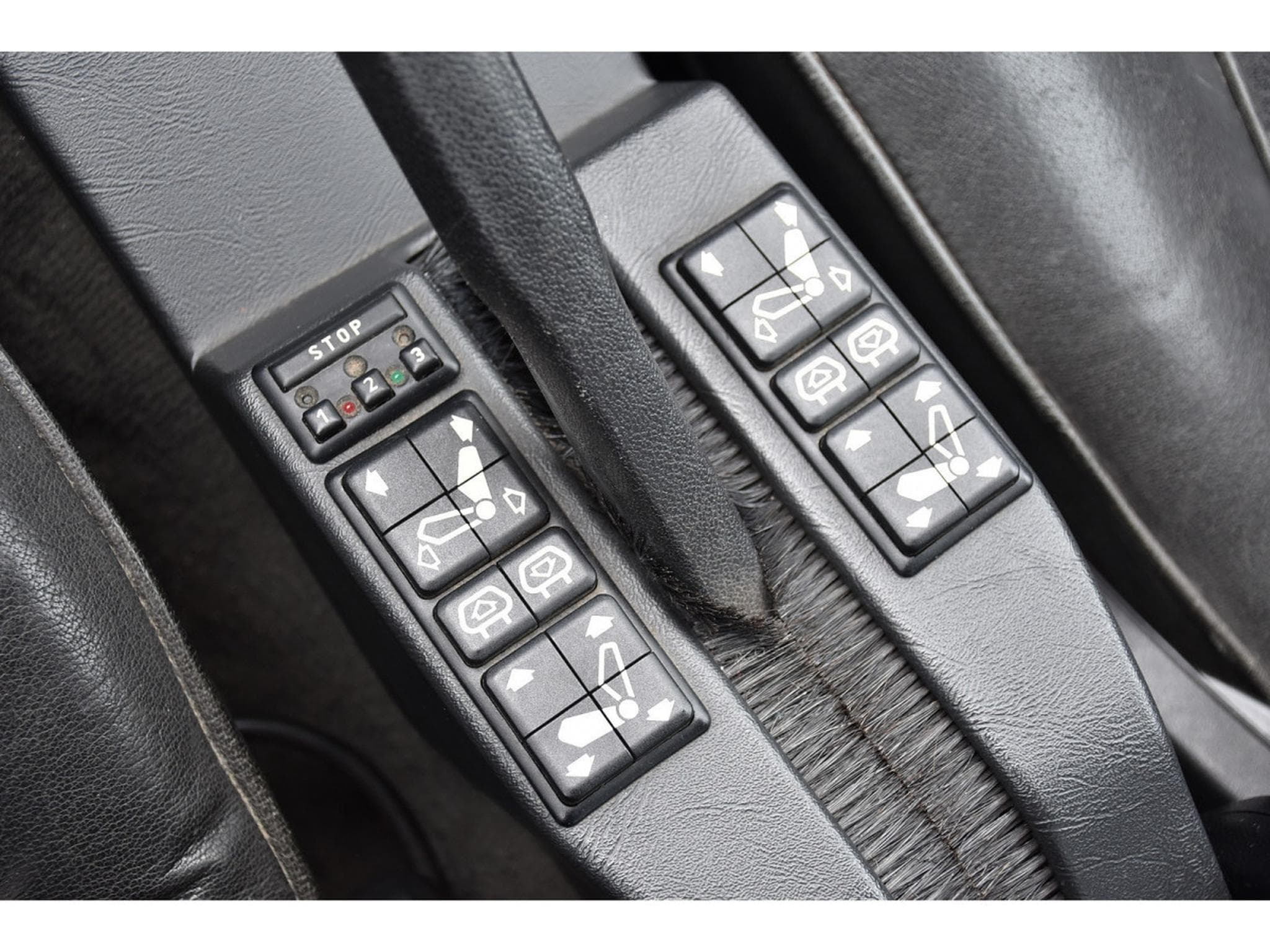 BMW 635 CSI CUIR TOIT OUVRANT REGUL 1° MAIN (1986) - Photo 15