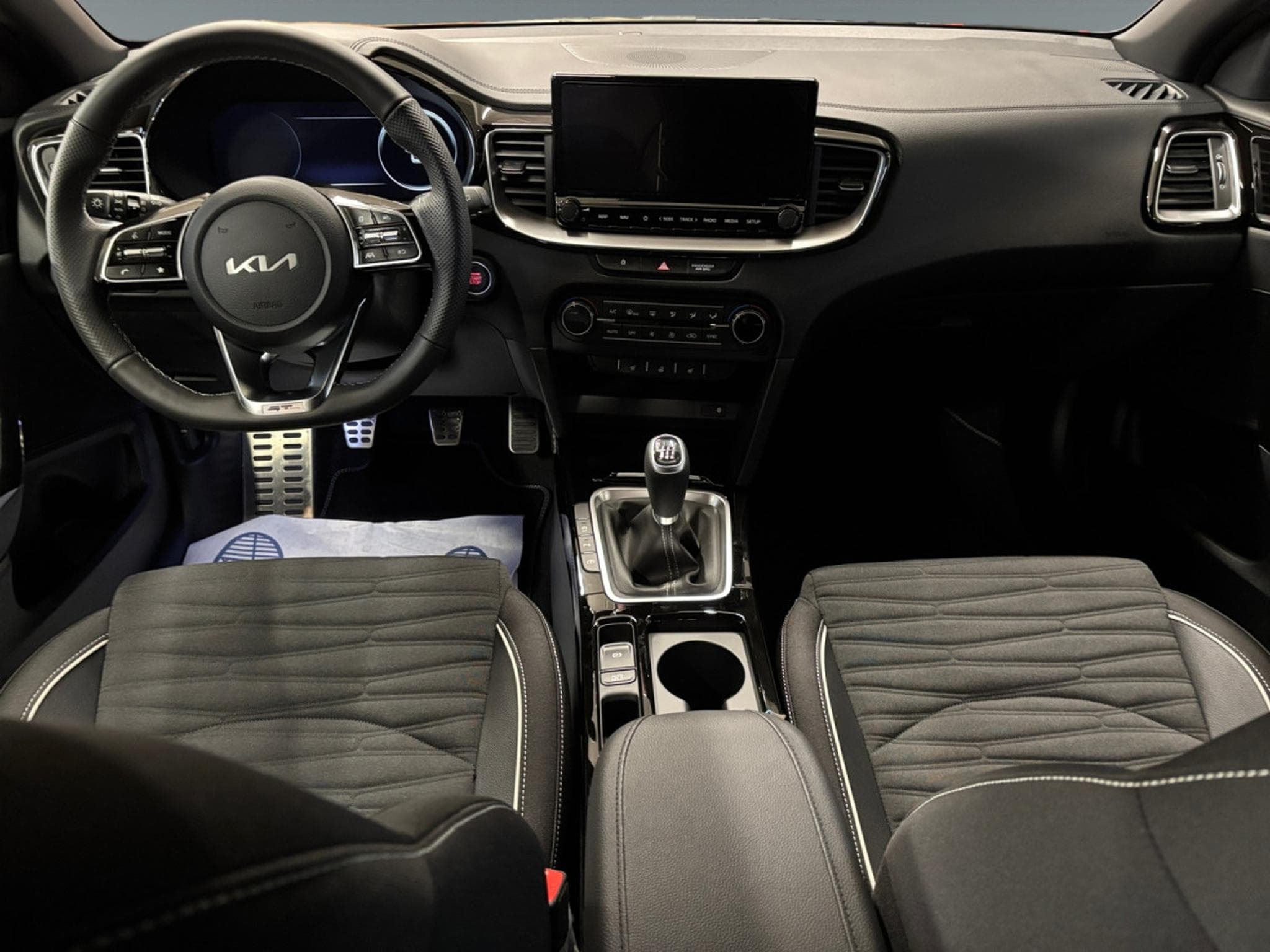 Kia Ceed SW GT Line 1.5T-GDI 6MT (2025) - Foto 12