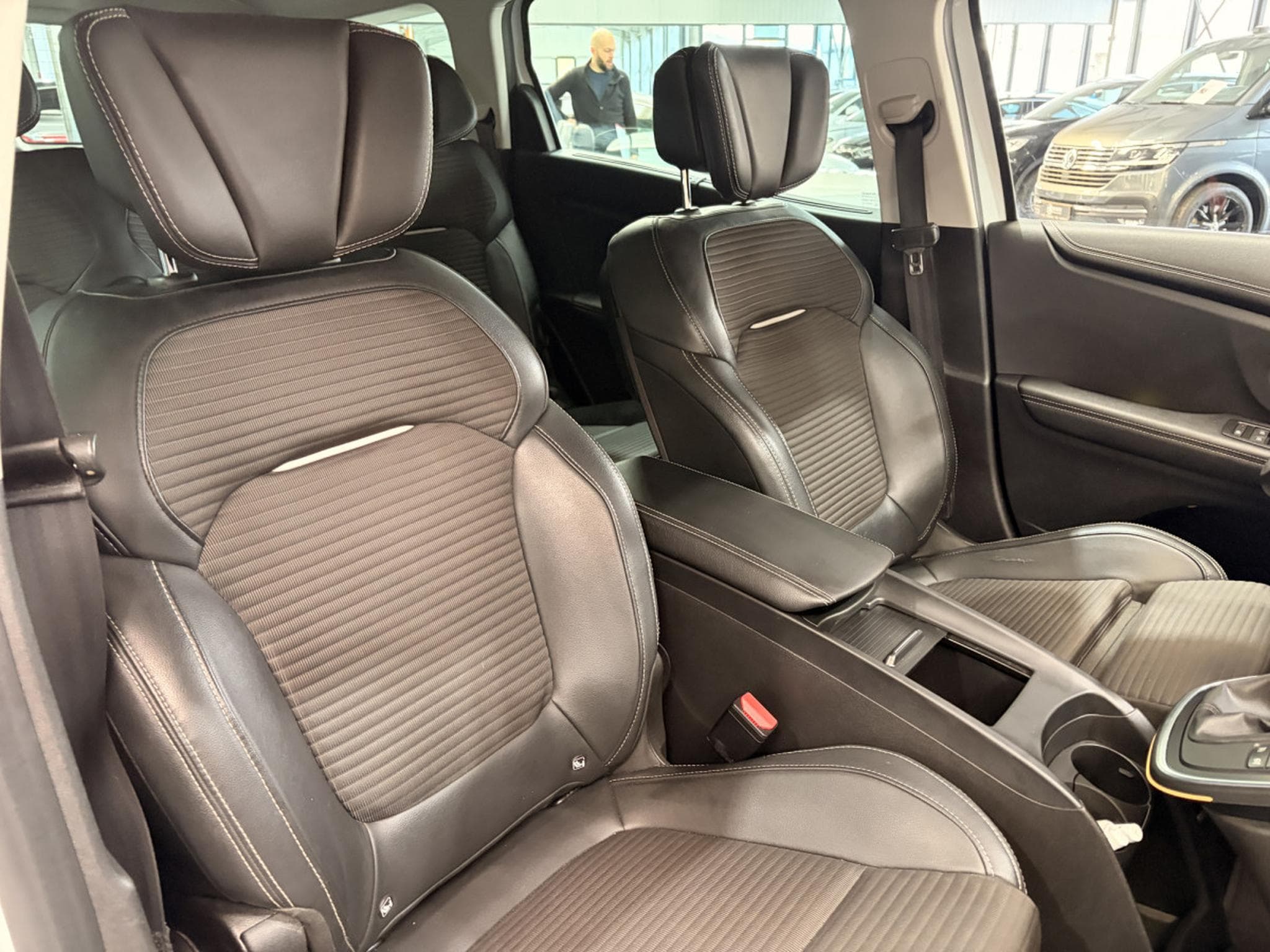 Renault Scenic 1.3 TCe 140HP (2018) - Foto 13