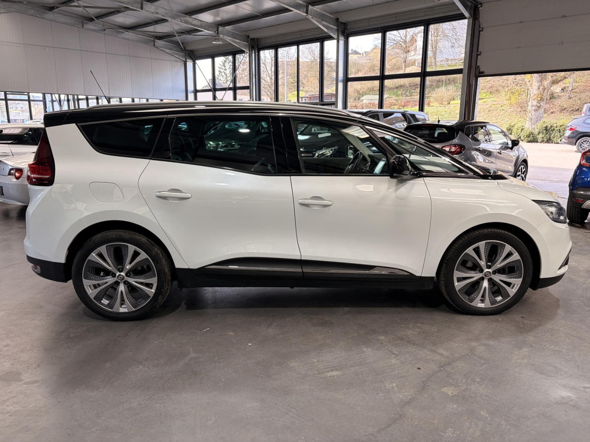 Renault Scenic 1.3 TCe 140HP (2018) - Foto 2