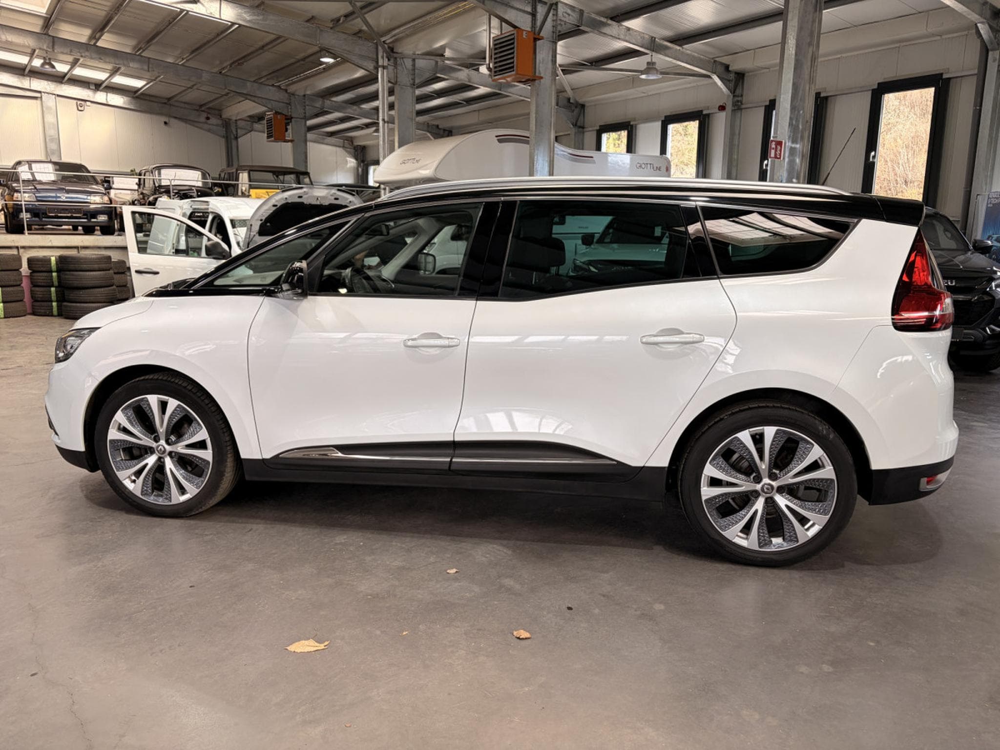 Renault Scenic 1.3 TCe 140HP (2018) - Foto 6