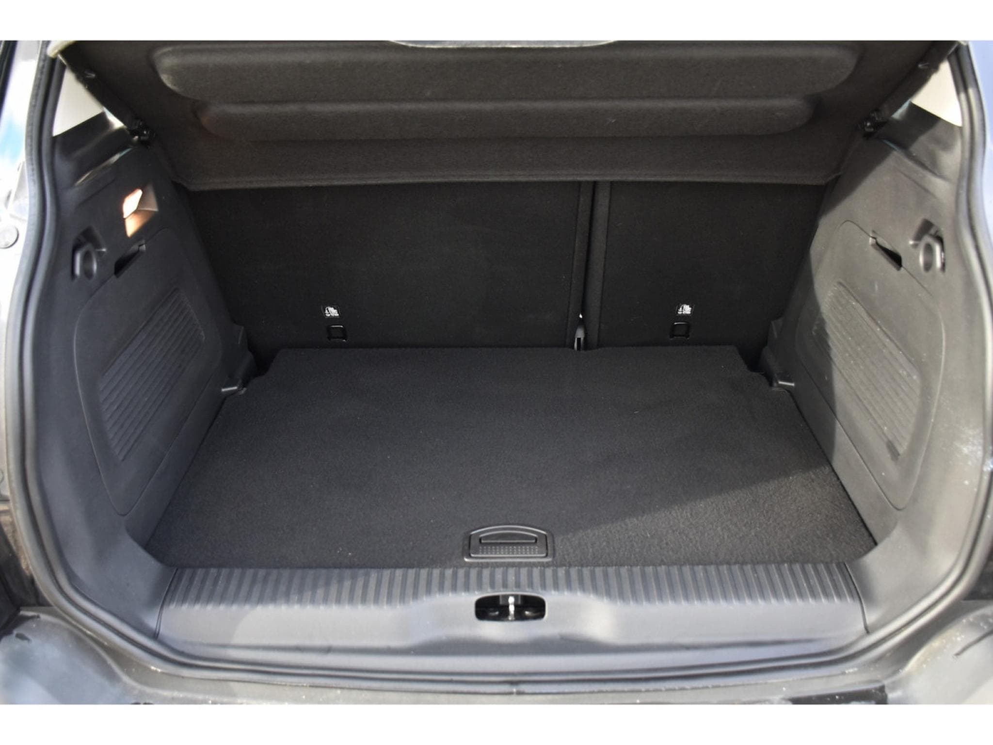 Citroën C3 Aircross 1.2 PureTech 110 REGUL GPS LANE GRIP 1° MAIN (2024) - Photo 19