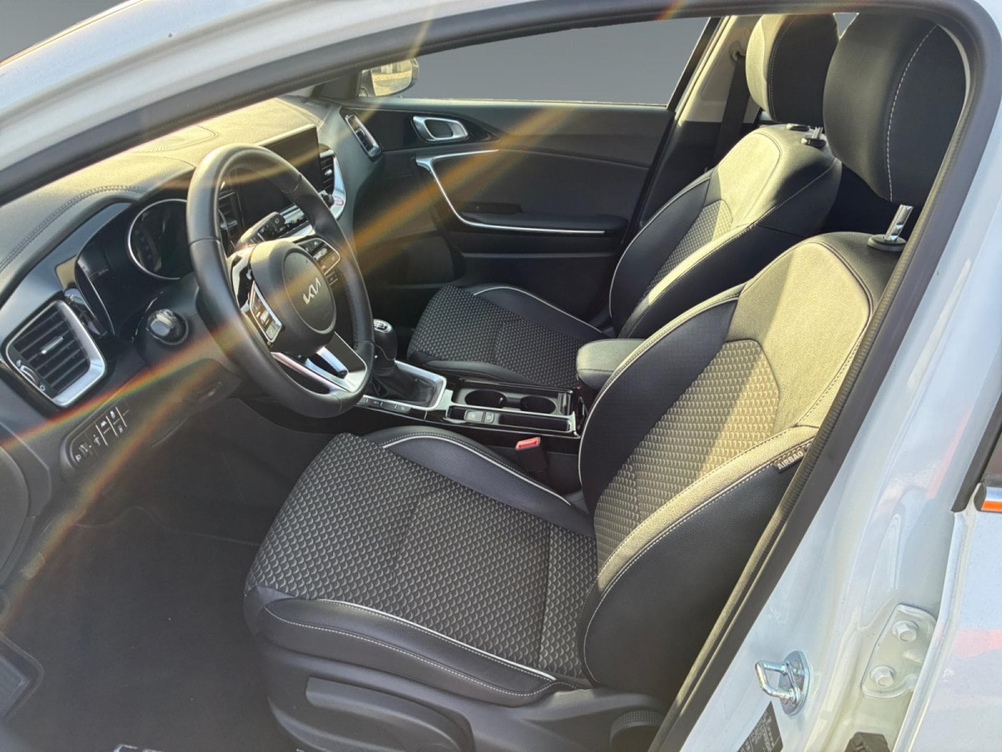 Kia Ceed Pulse 1.0T ISG (2024) - Photo 15