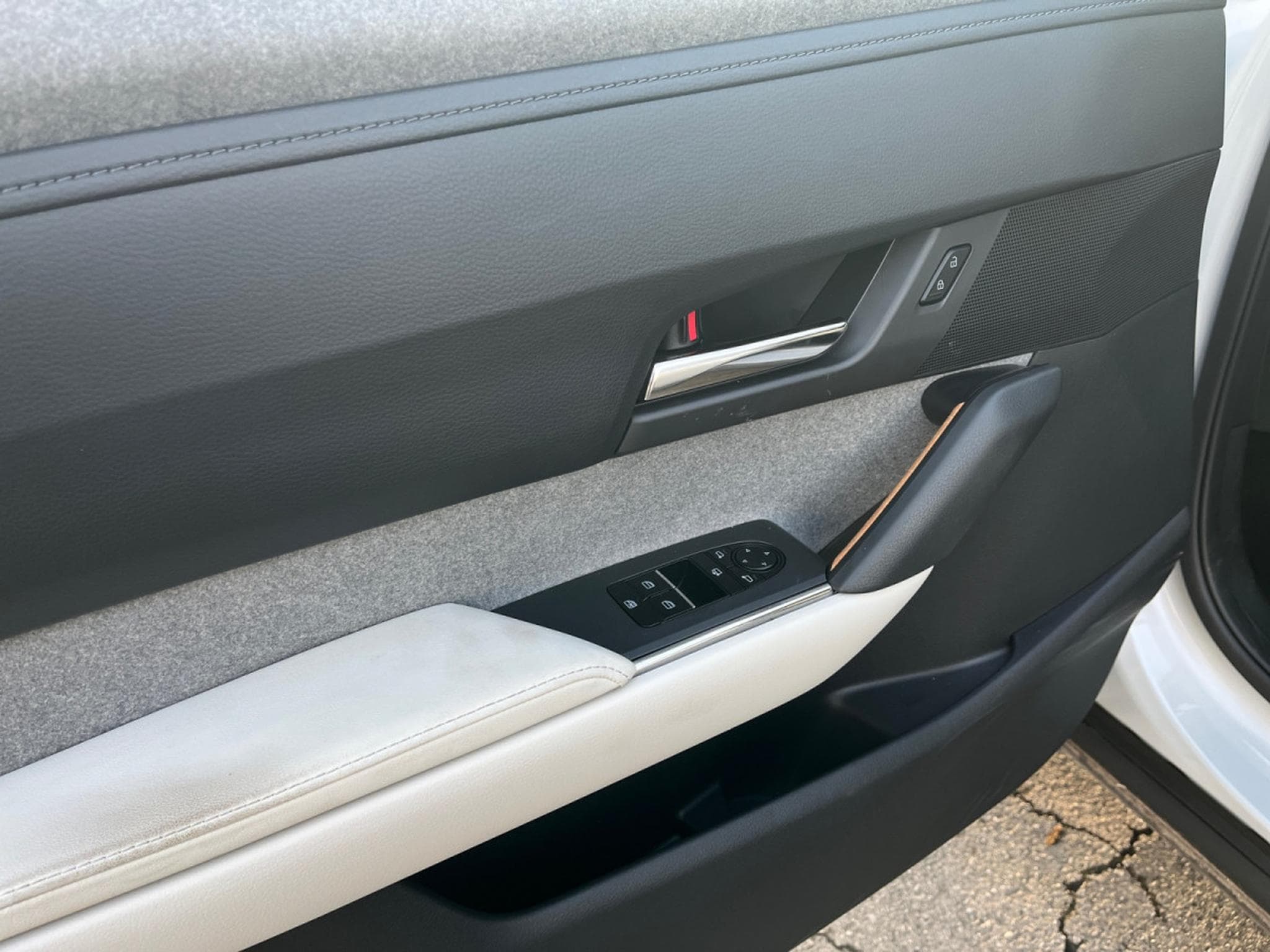 Mazda MX-30 17,8 kWh e-SKYACTIV R-EV 170 hp Makoto Modern Confidence AT (2025) - Photo 11