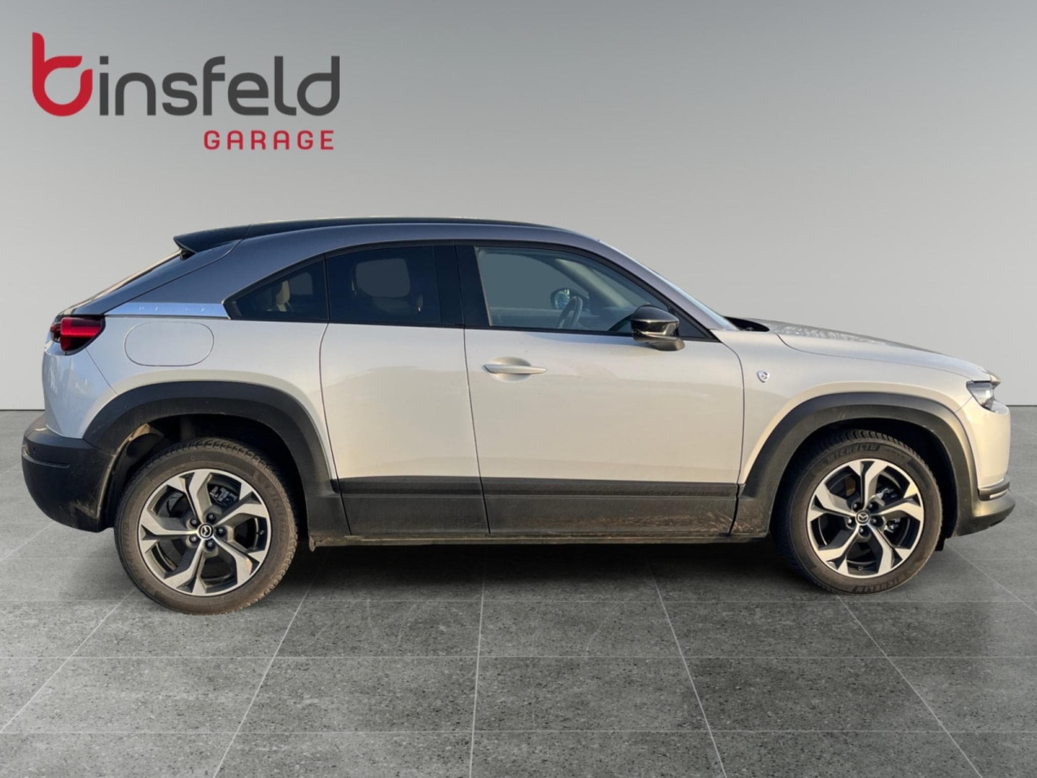 Mazda MX-30 17,8 kWh e-SKYACTIV R-EV 170 hp Makoto Modern Confidence AT (2025) - Photo 6