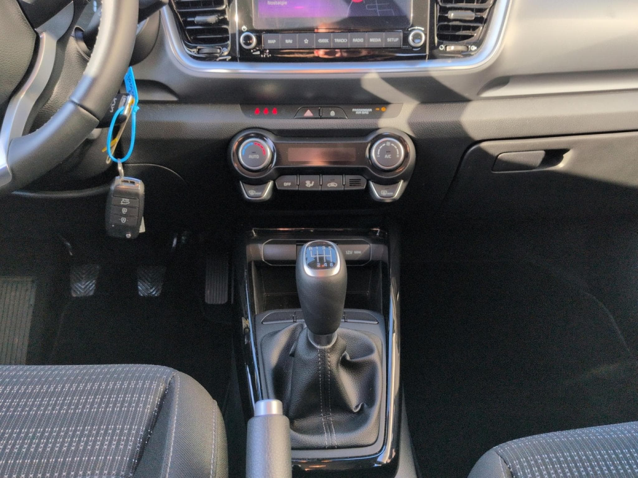 Kia Stonic Pulse 1.0T ISG (2024) - Photo 12