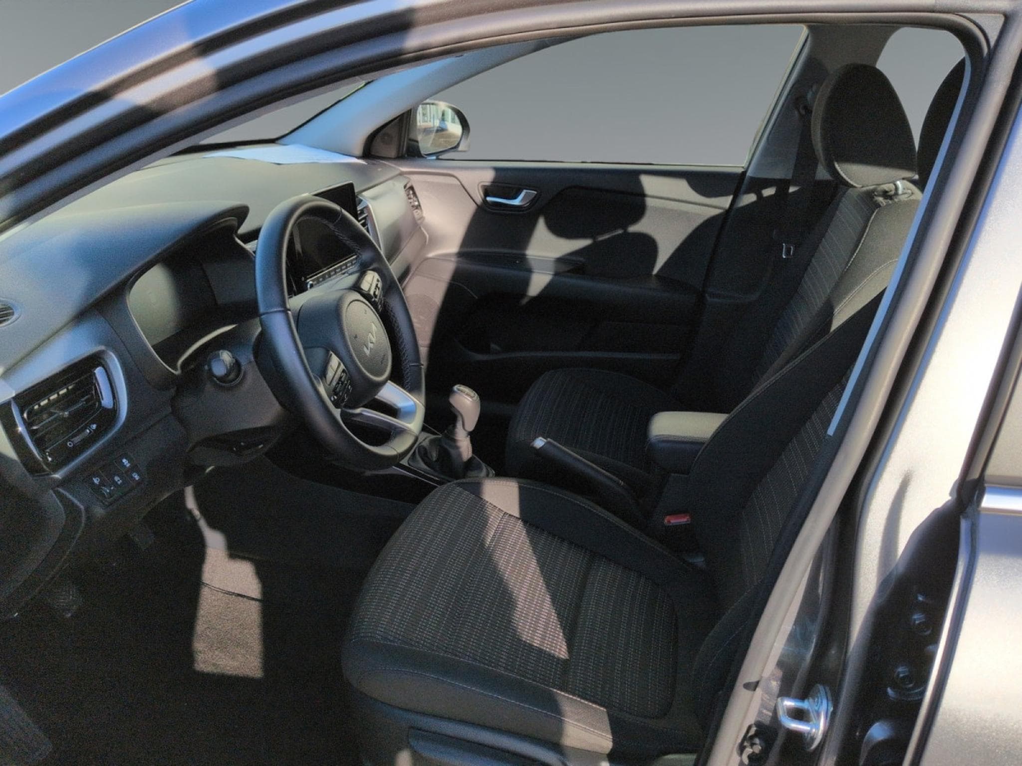 Kia Stonic Pulse 1.0T ISG (2024) - Photo 7